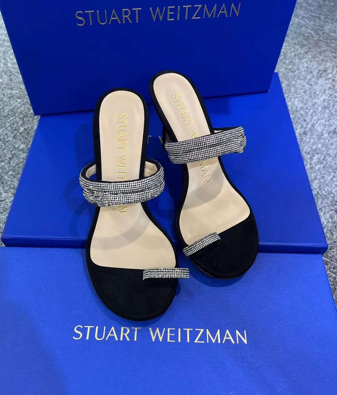 Sw 黑色型格款有跟涼鞋-M