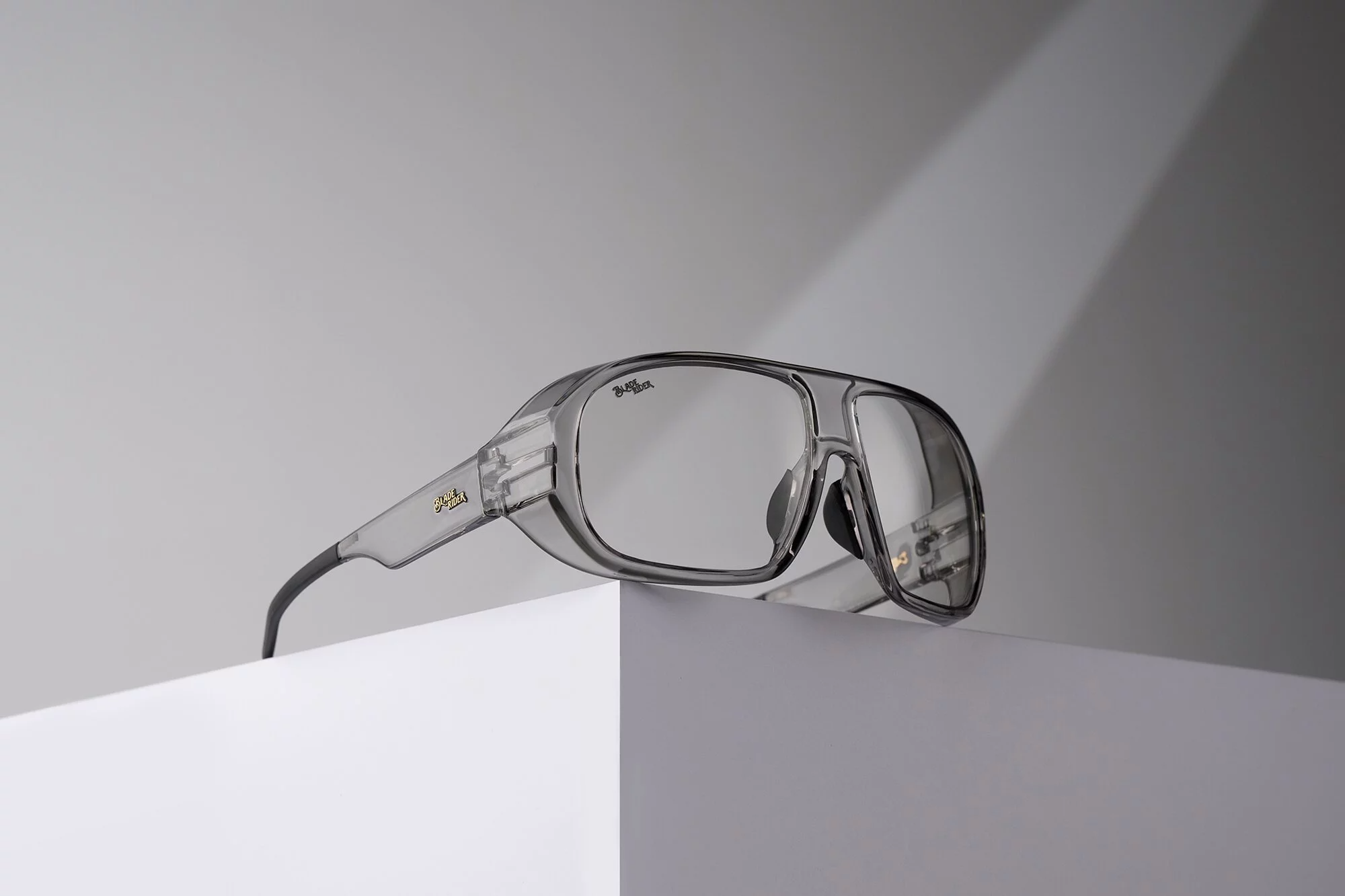 BLADE RIDER DEFENDER SUNGLASSES 太陽眼鏡 墨色框透明片 變色鏡片 防起霧