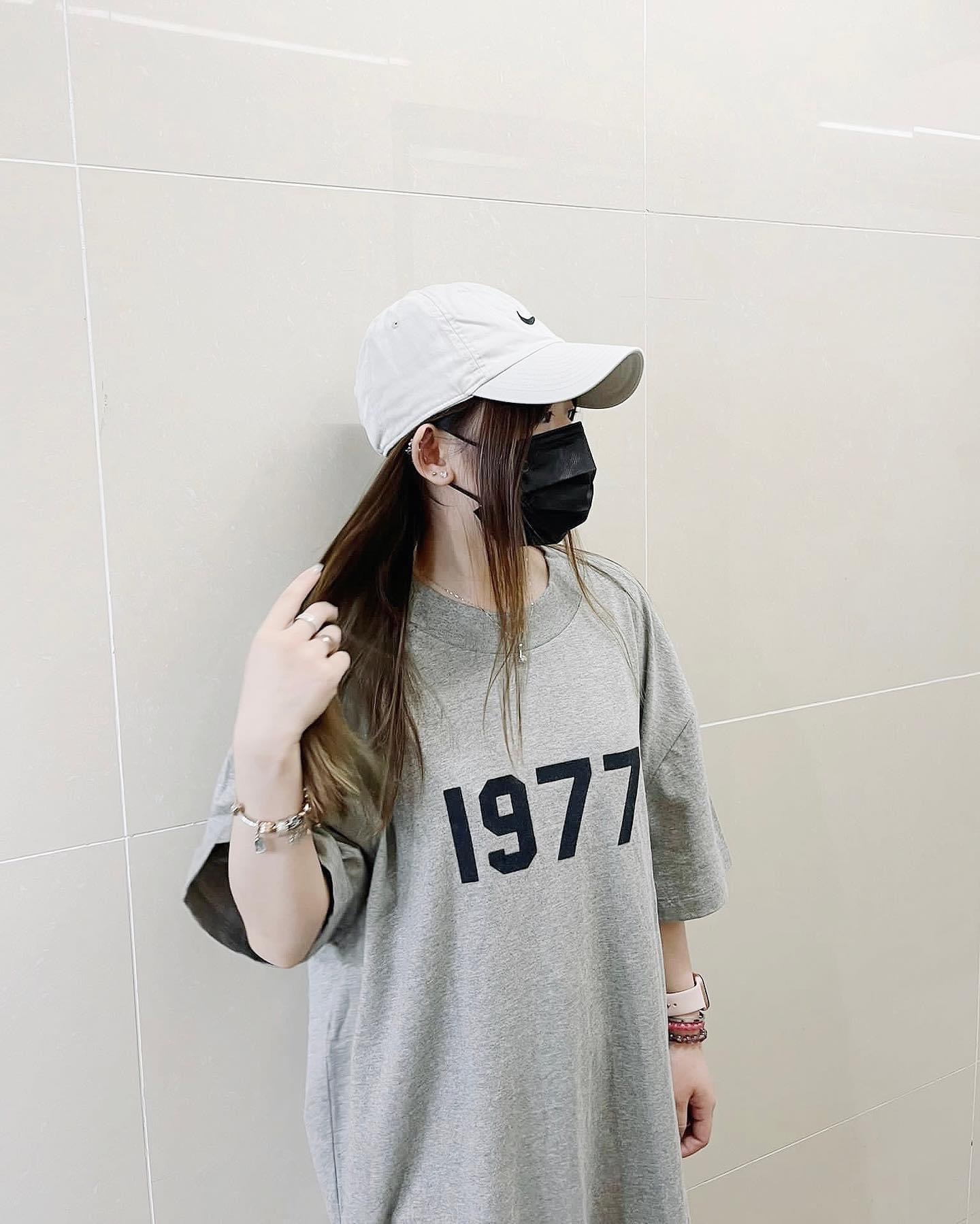 Fear Of God Essentials 1977 T-Shirt Dark Oatmeal Light Oatmeal