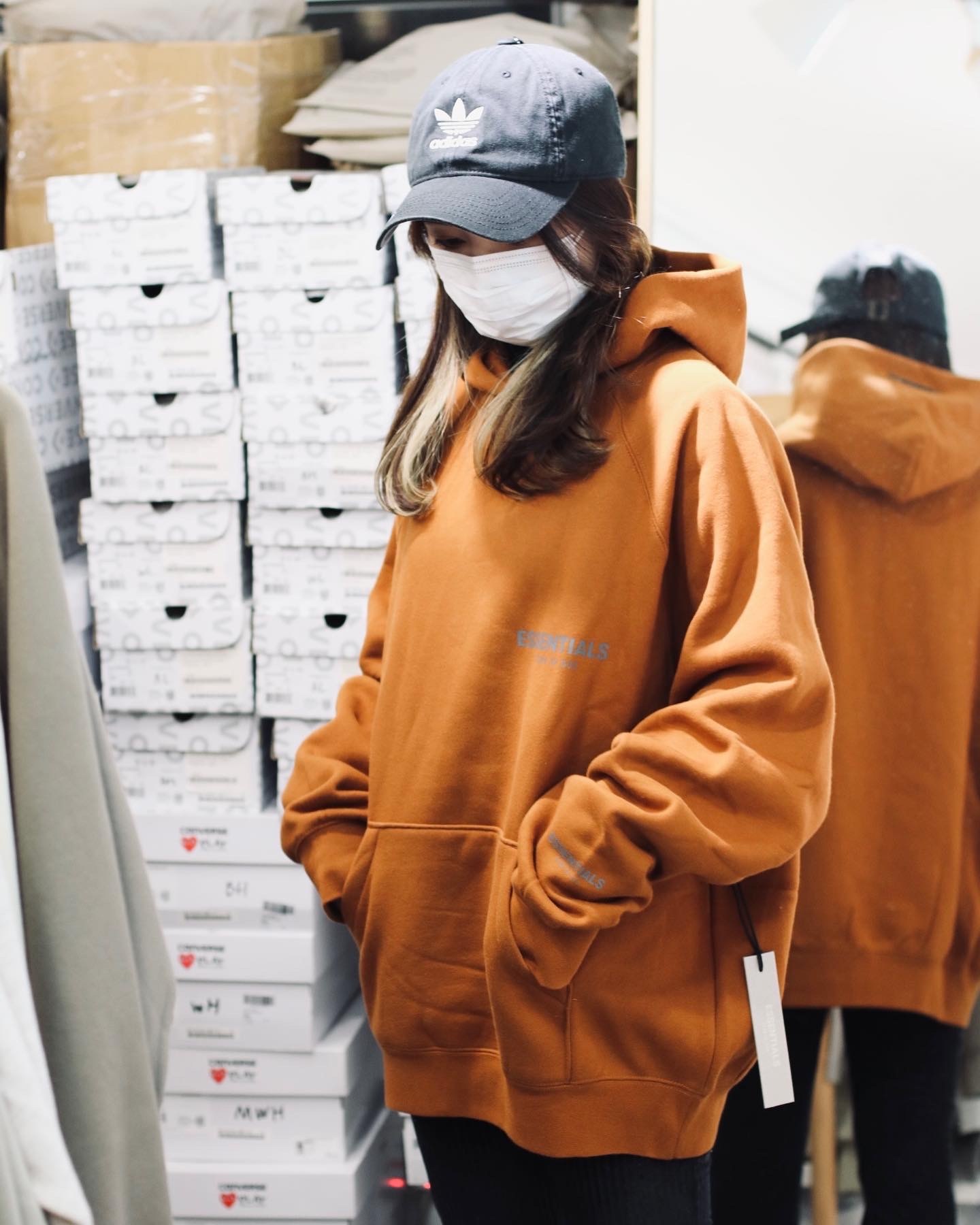 Fear of God Essentials Core Collection Pullover Hoodie 反光logo BROWN