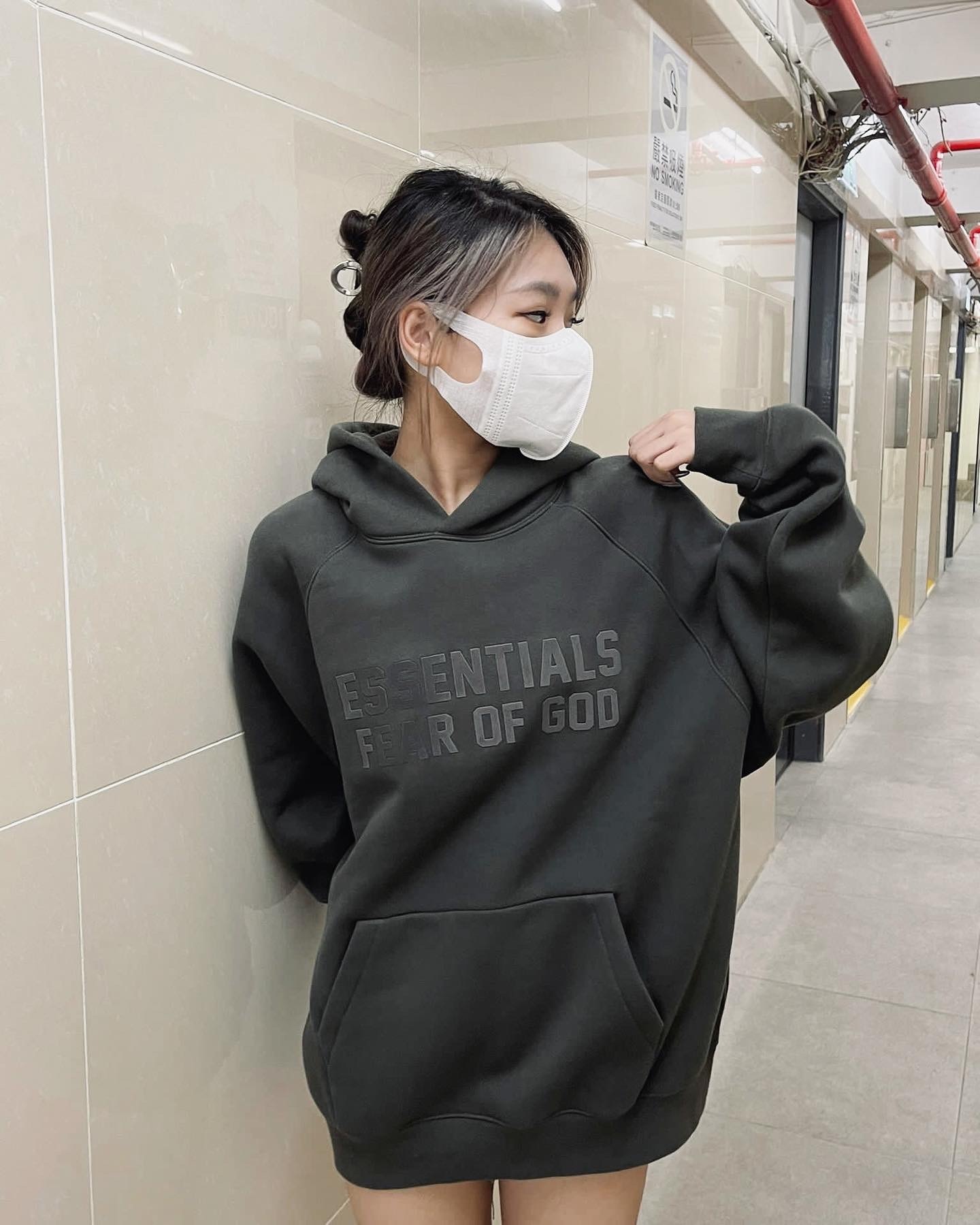 Fear Of God Essentials FW22 Hoodie Off Black 洗水黑色