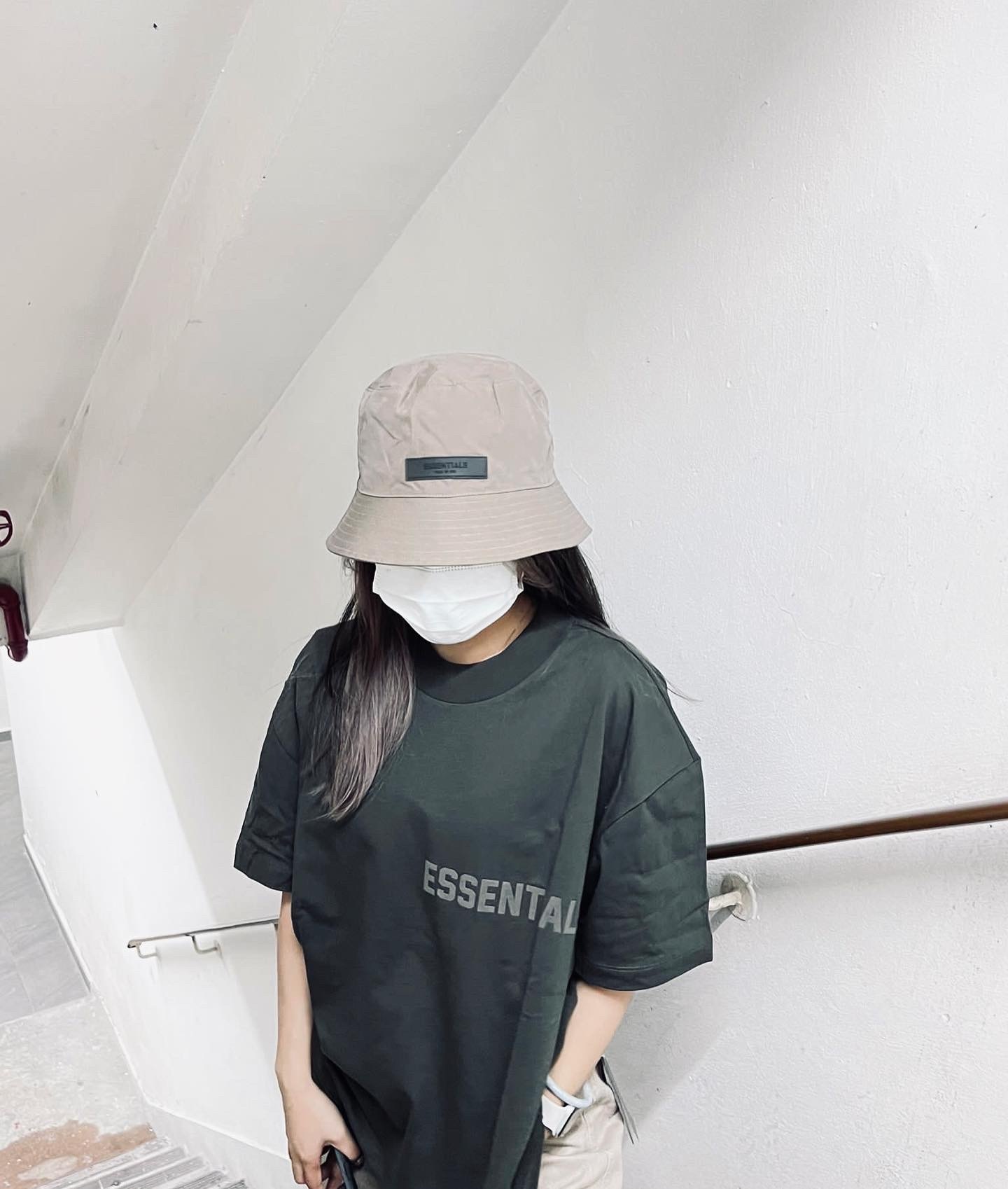 Fear Of God Essentials FW22 T-Shirt OFF BLACK 洗水黑