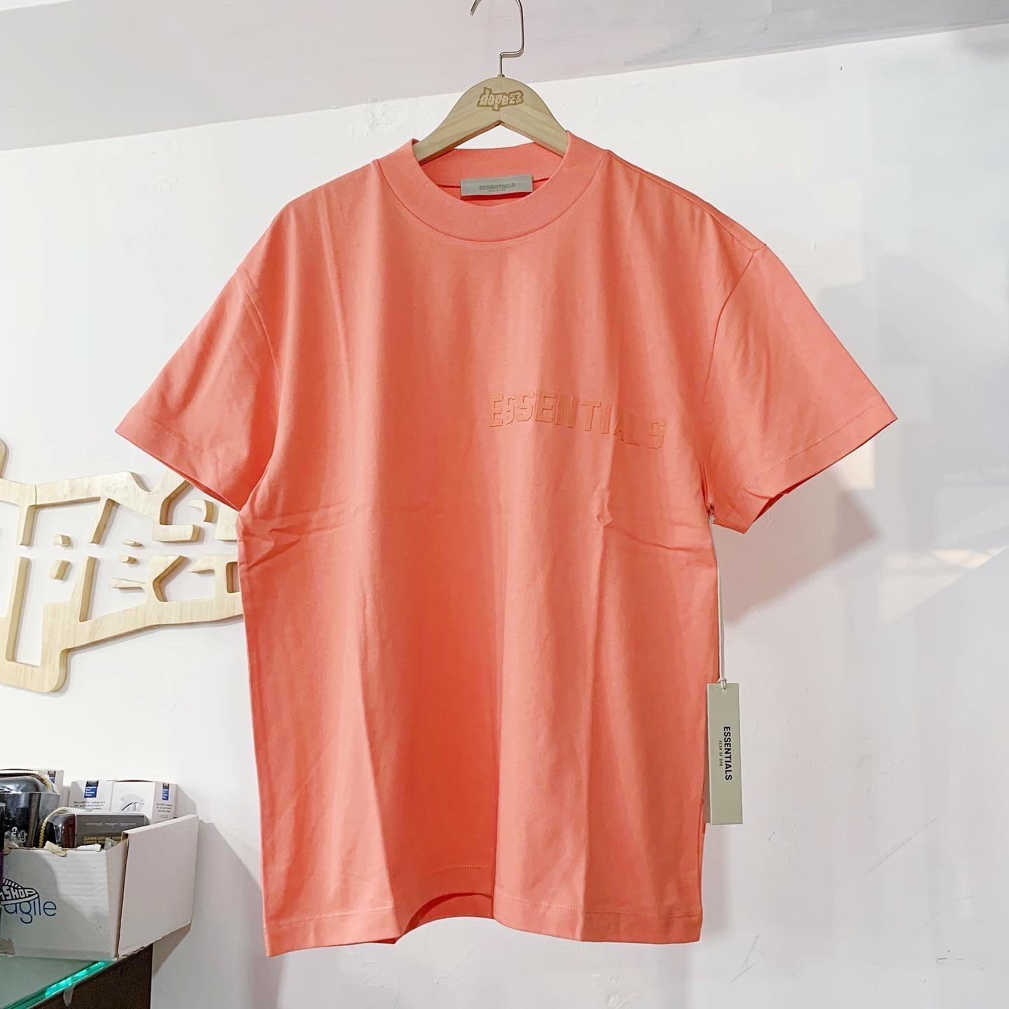 Fear Of God Essentials FW22 T-Shirt Coral 珊瑚