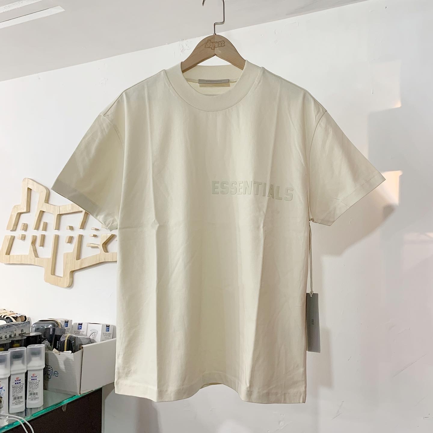 Fear Of God Essentials FW22 T-Shirt Egg Shell 奶白