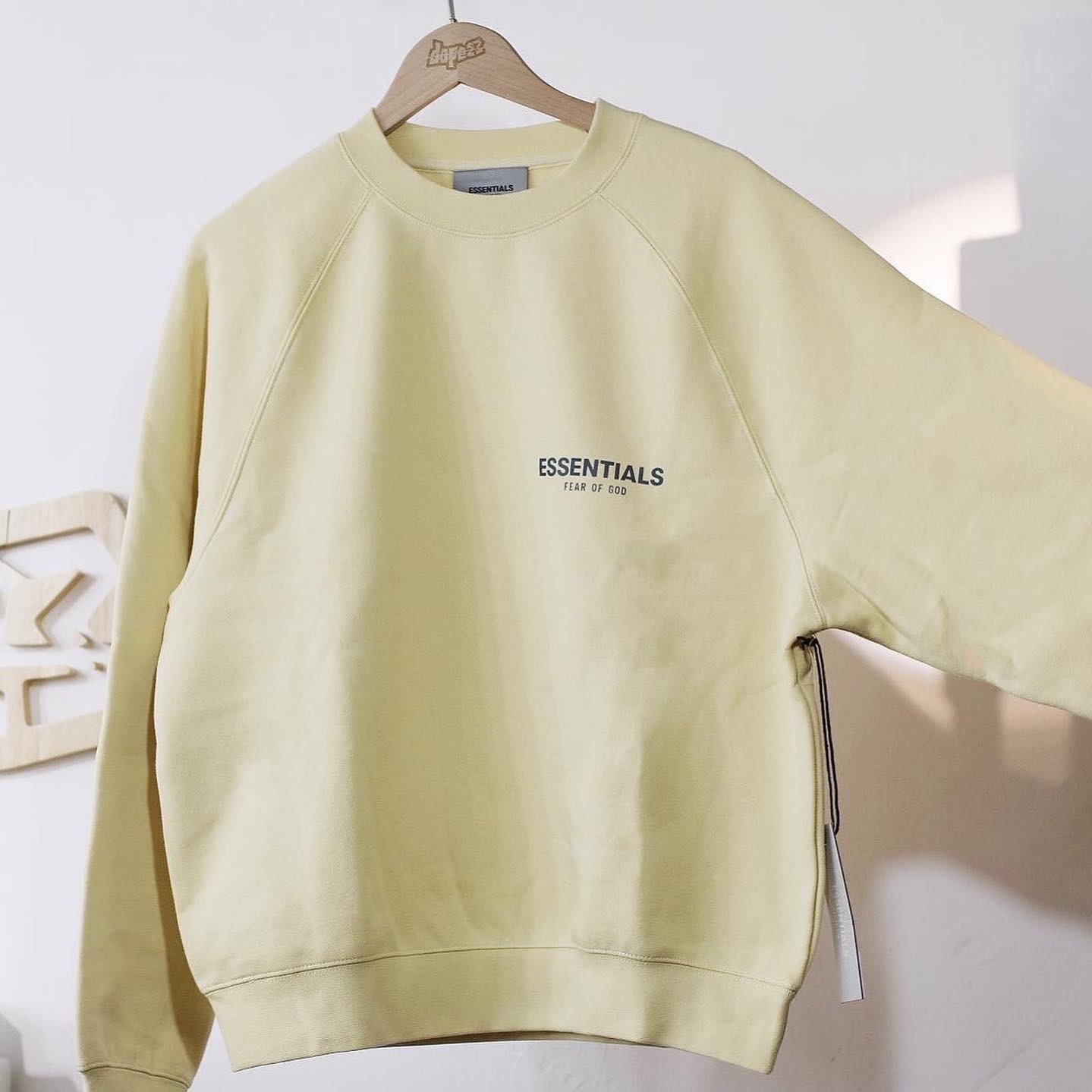 Fear Of God Essentials Core Collection Crewneck  Garden Glov 米黃色