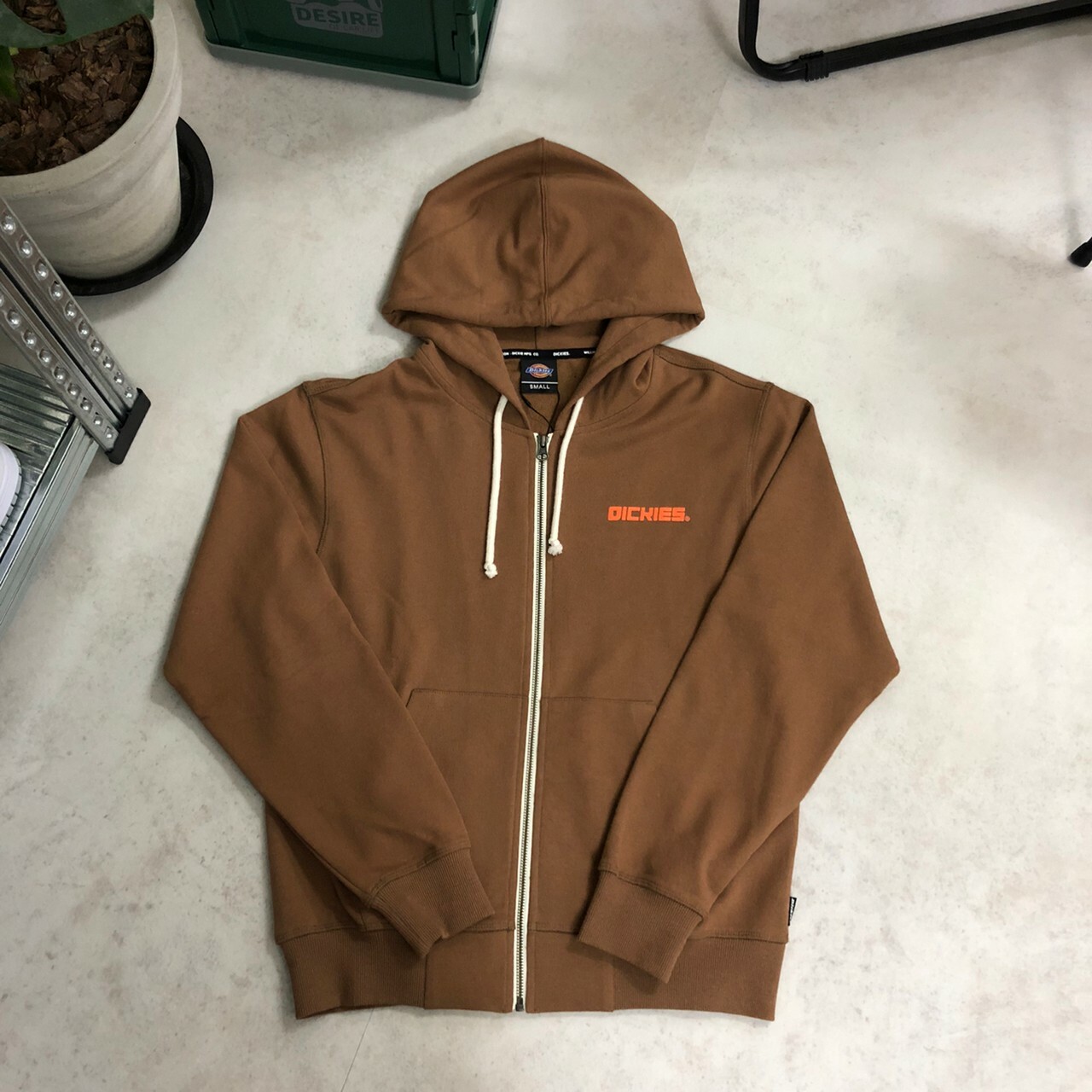 Dickies 後側照片印花 連帽外套 DSR1UTZU485