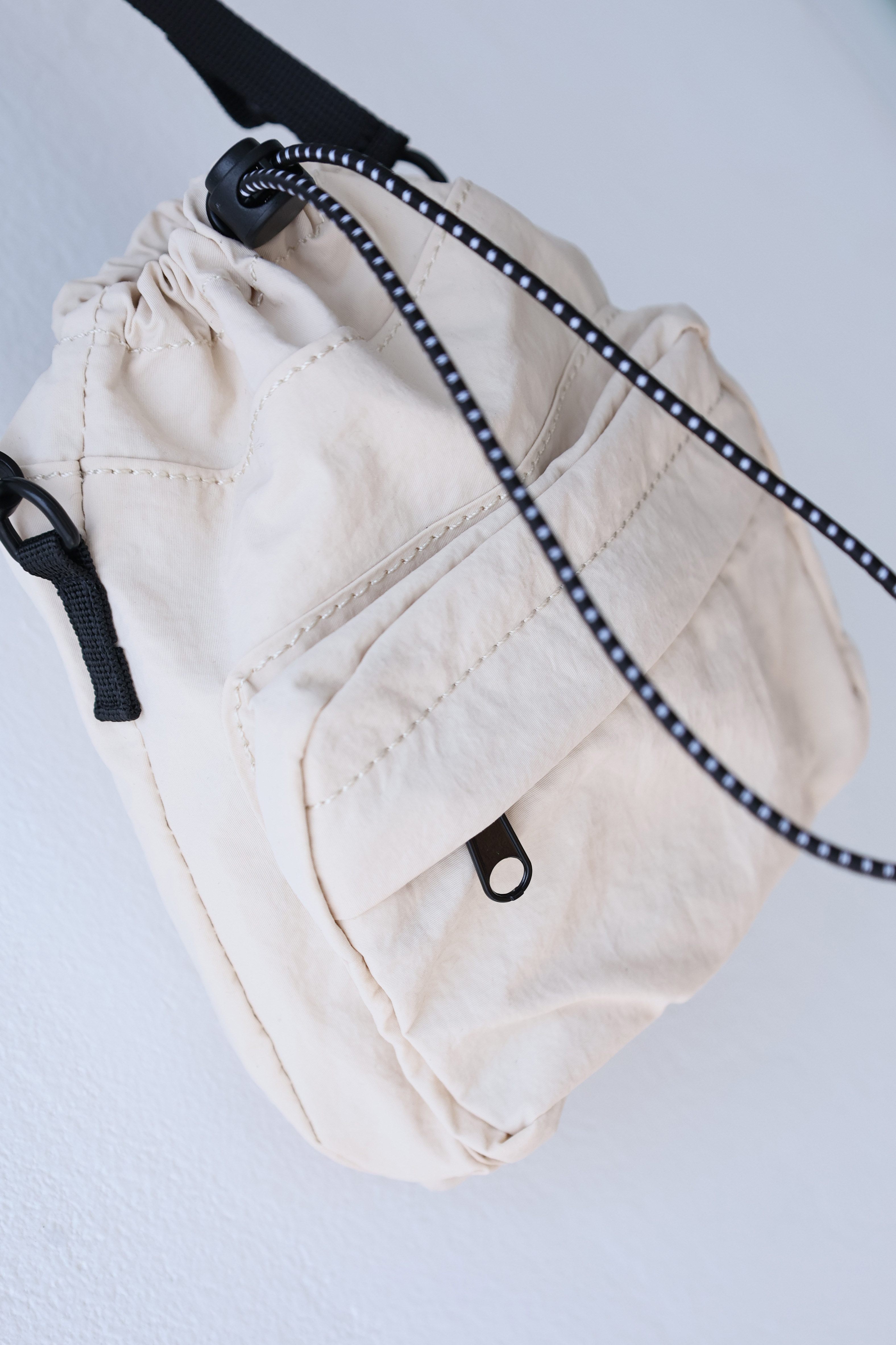 日系縮口隨身斜背小包包