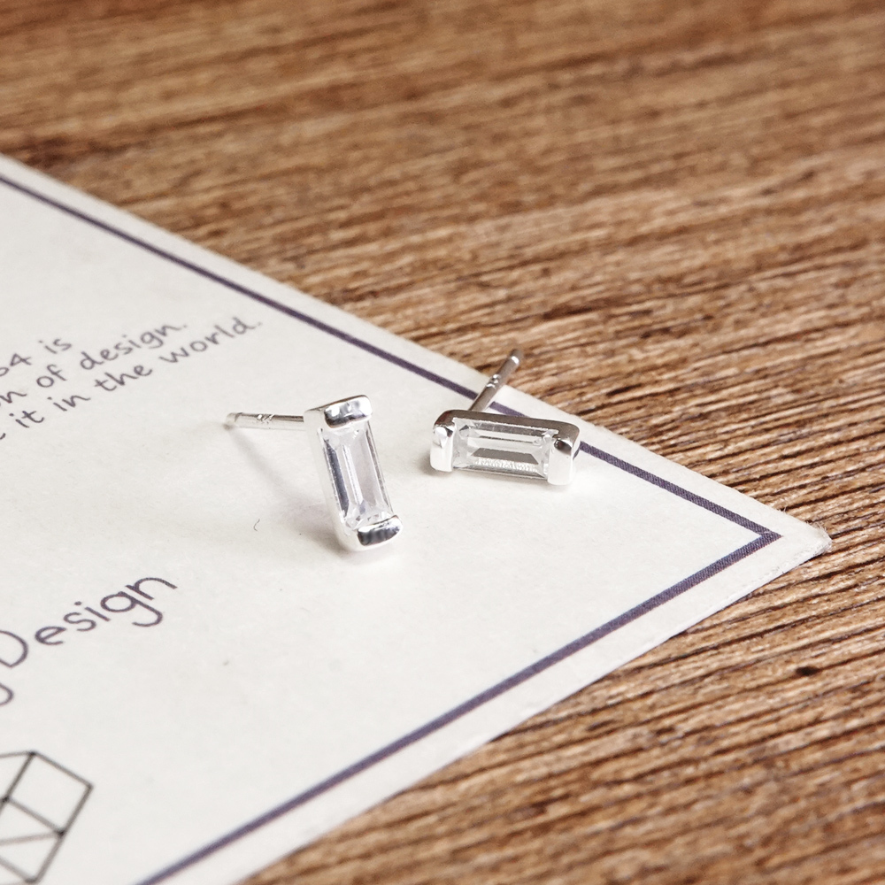 點亮生活的一抹微光 長方小鑽 925純銀 針式耳環
