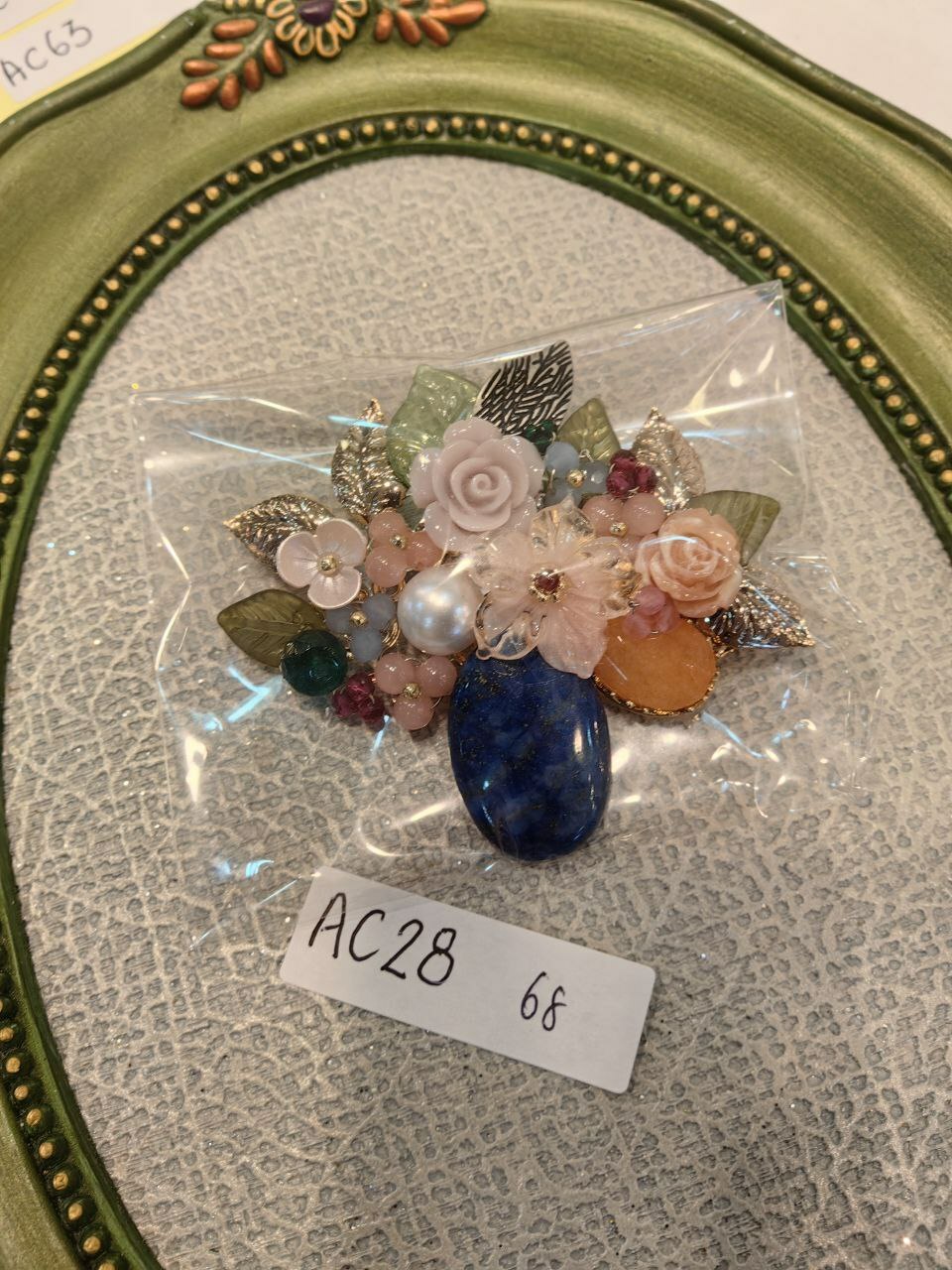 AC28 手工胸针/项链牌