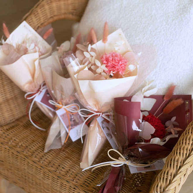 簡約韓式單隻康乃馨花束