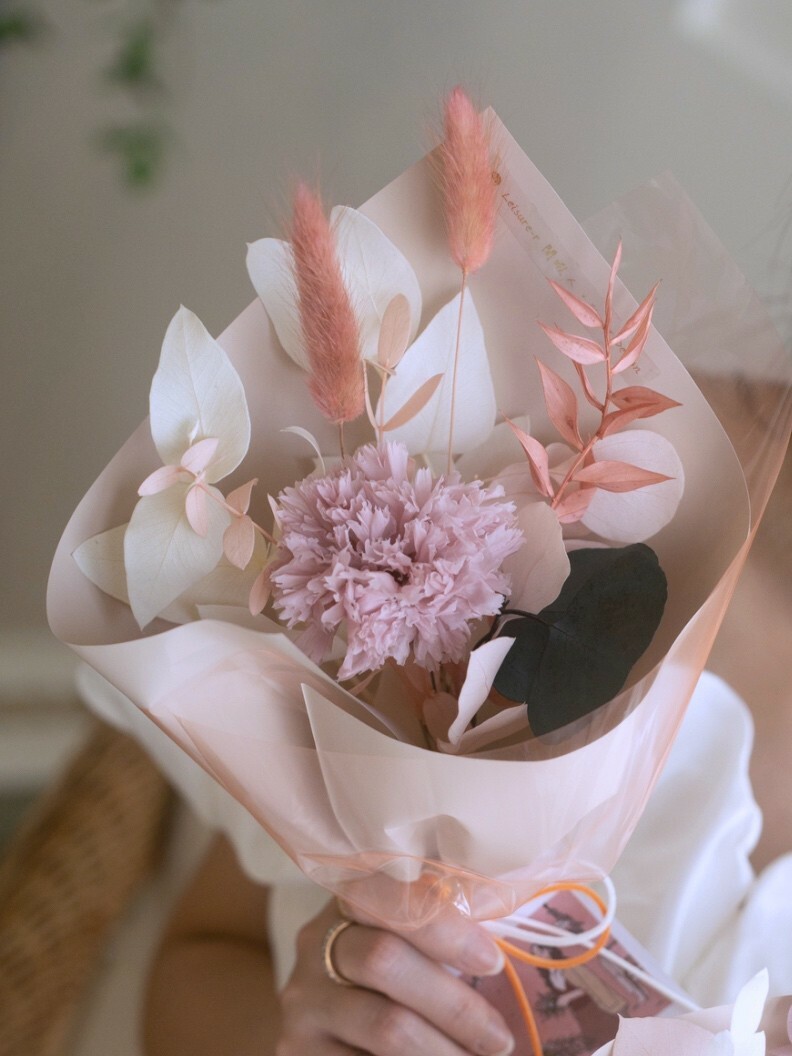 簡約韓式單隻康乃馨花束