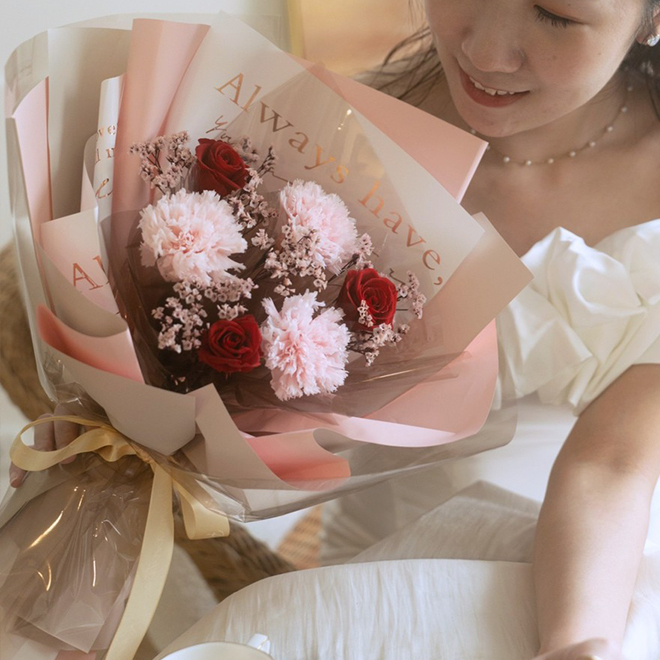 粉色永生康乃馨 簡約質感母親節花束