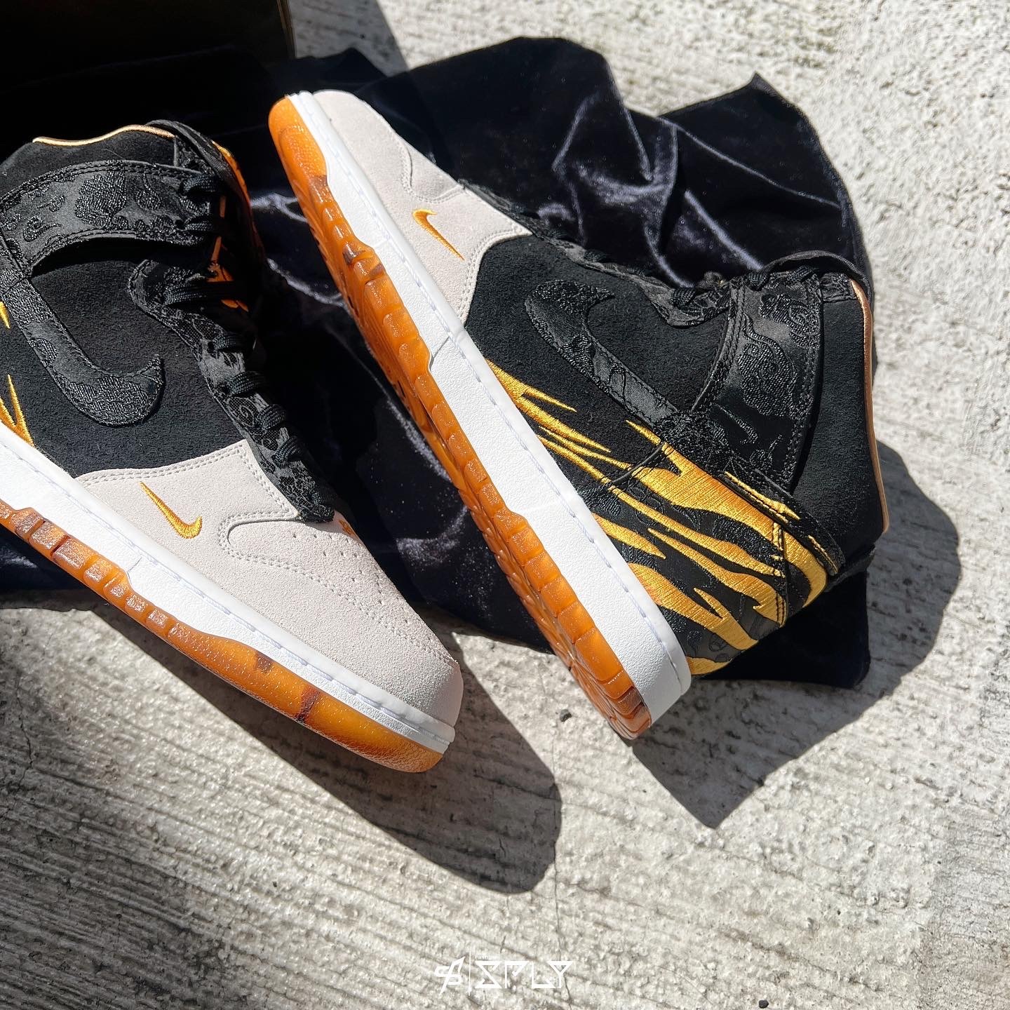 Nike Dunk High Year of the Tiger 黑虎財神 DQ4978-001