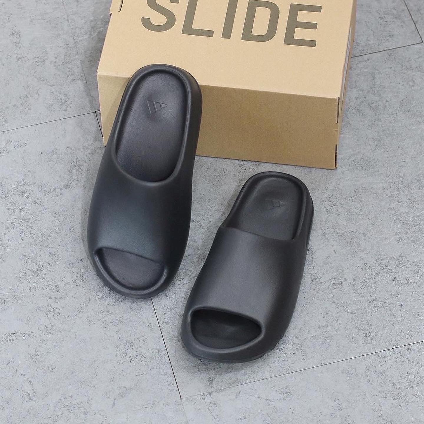 現貨 adidas Yeezy Slide ONYX  HQ6448 黑色