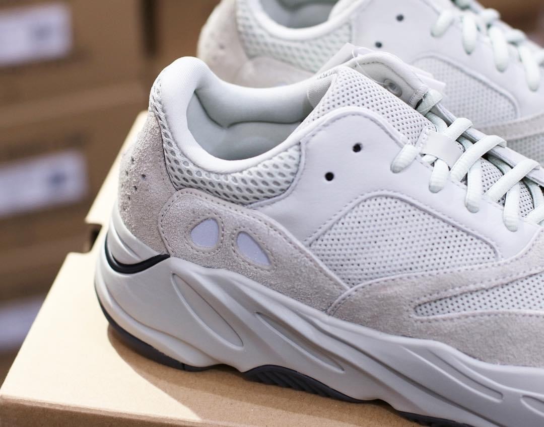 現貨 adidas Yeezy Boost 700 Salt EG7487