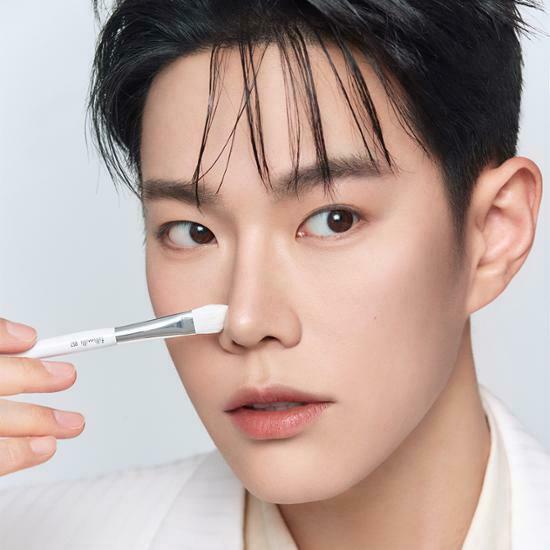 Fillimilli x Leo J - Nose Contour Brush 857