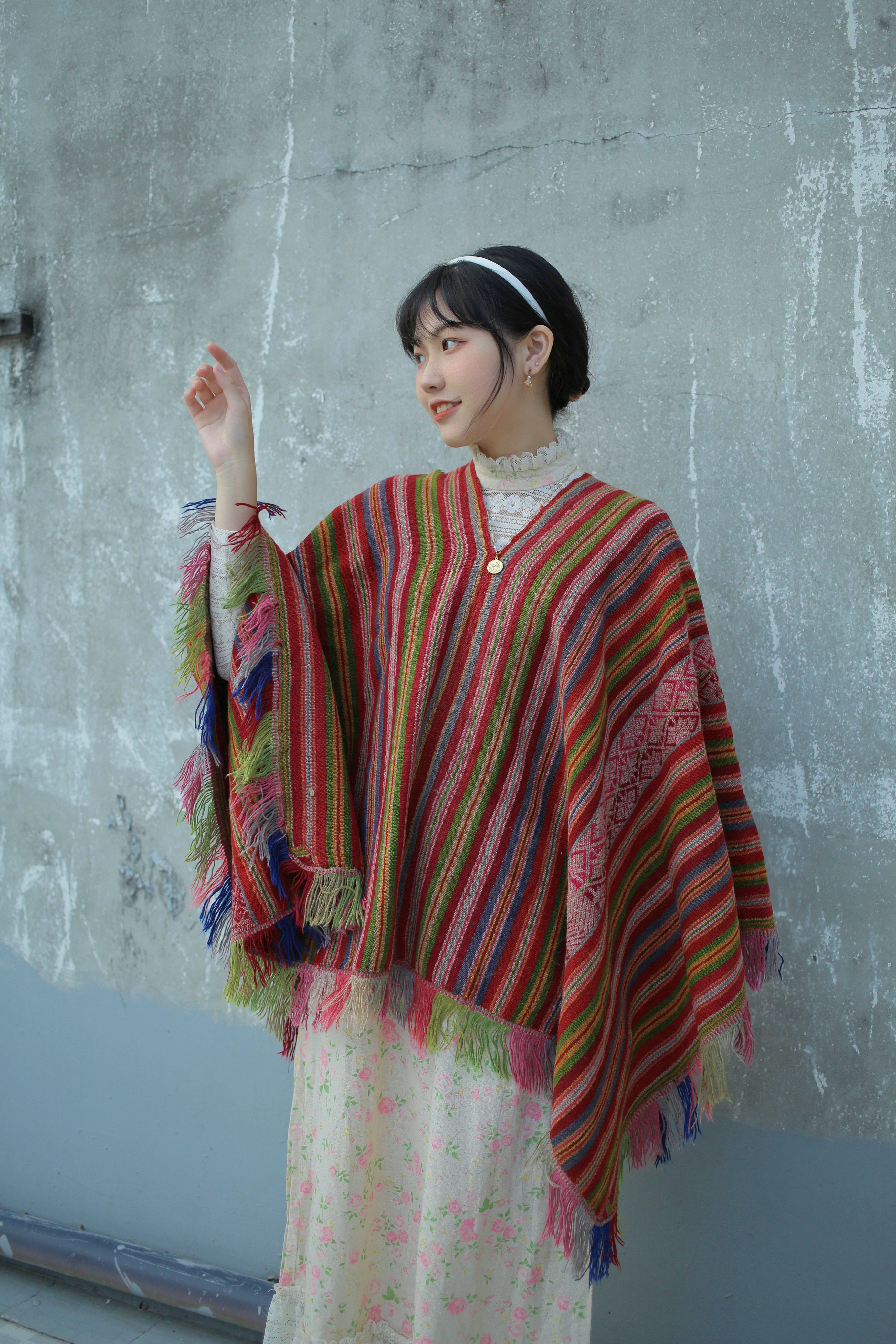 Vintage Sweater / 古著條紋紅色針織斗篷