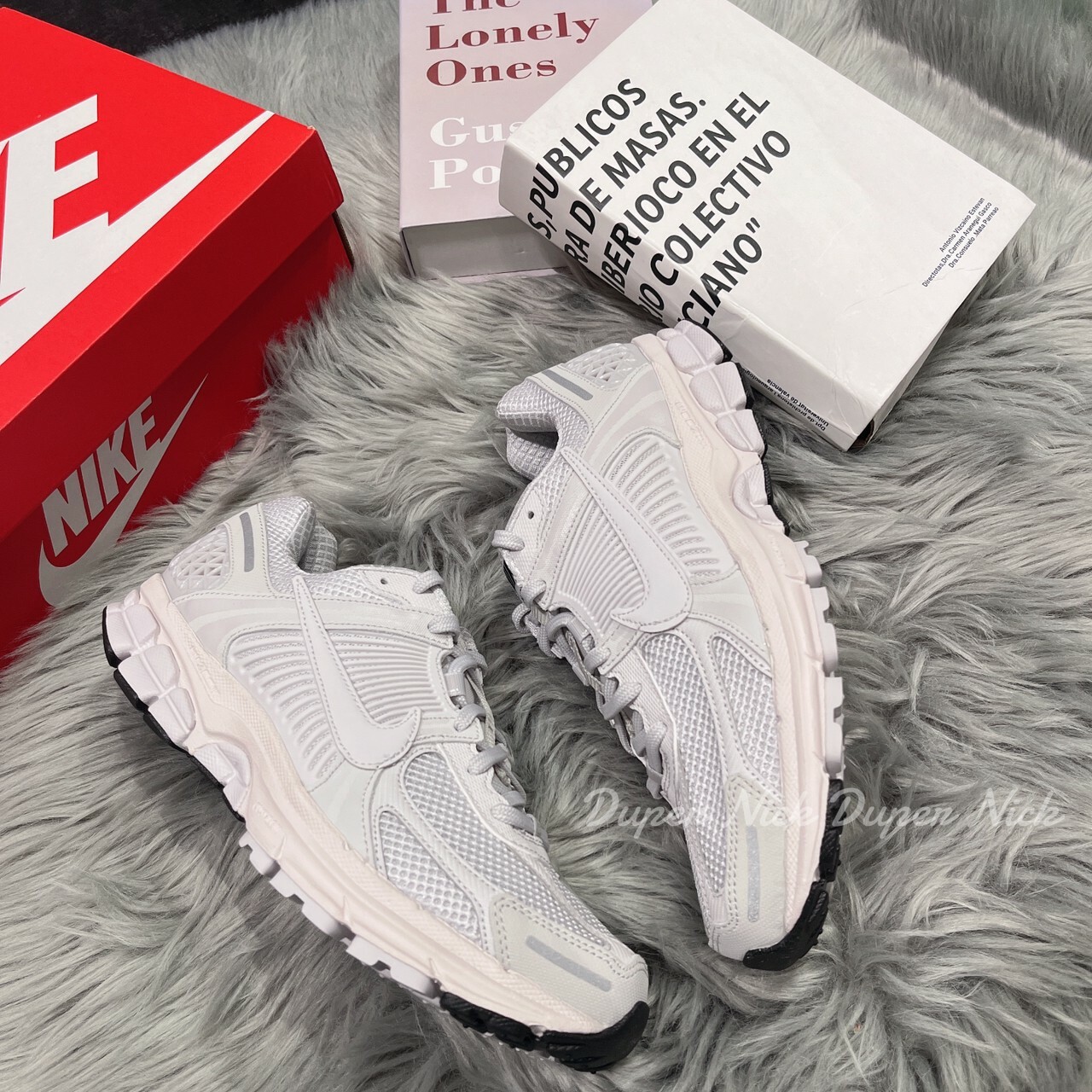 NIKE AIR ZOOM VOMERO 5 白色 男女生