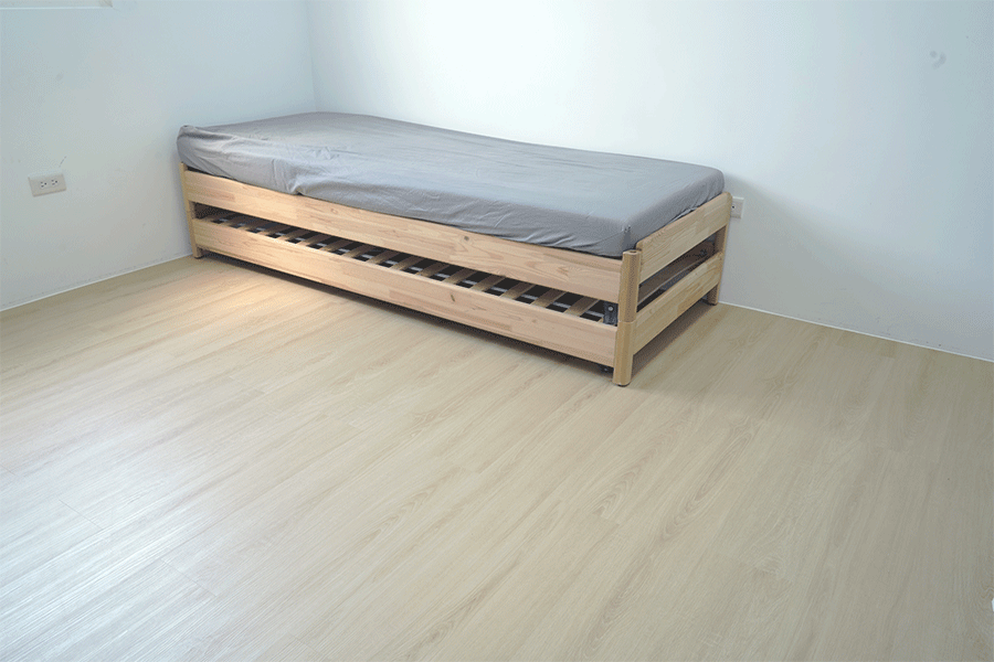 STEP.1 開始鋪設地墊！（小提醒：建議從牆面或轉角處開始鋪設）