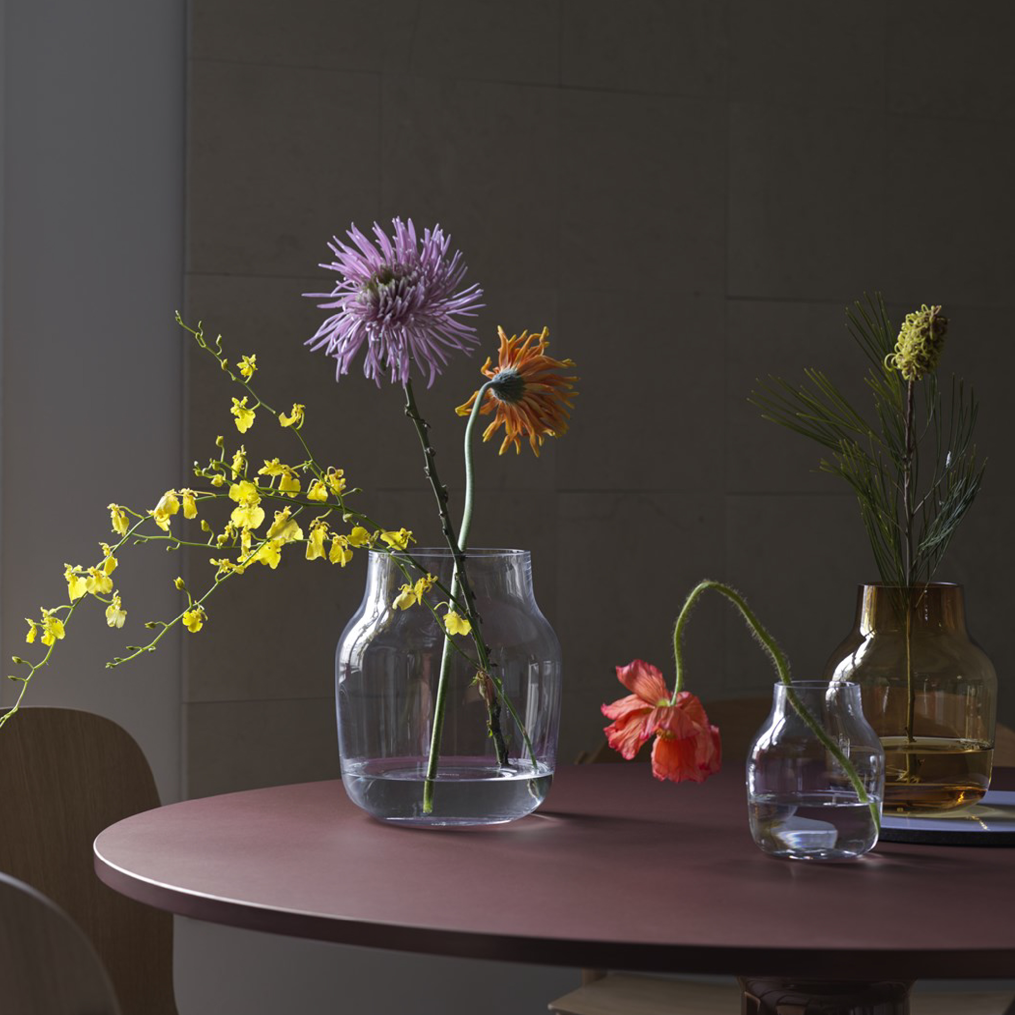 安靜 / 花瓶 - 中 by Muuto