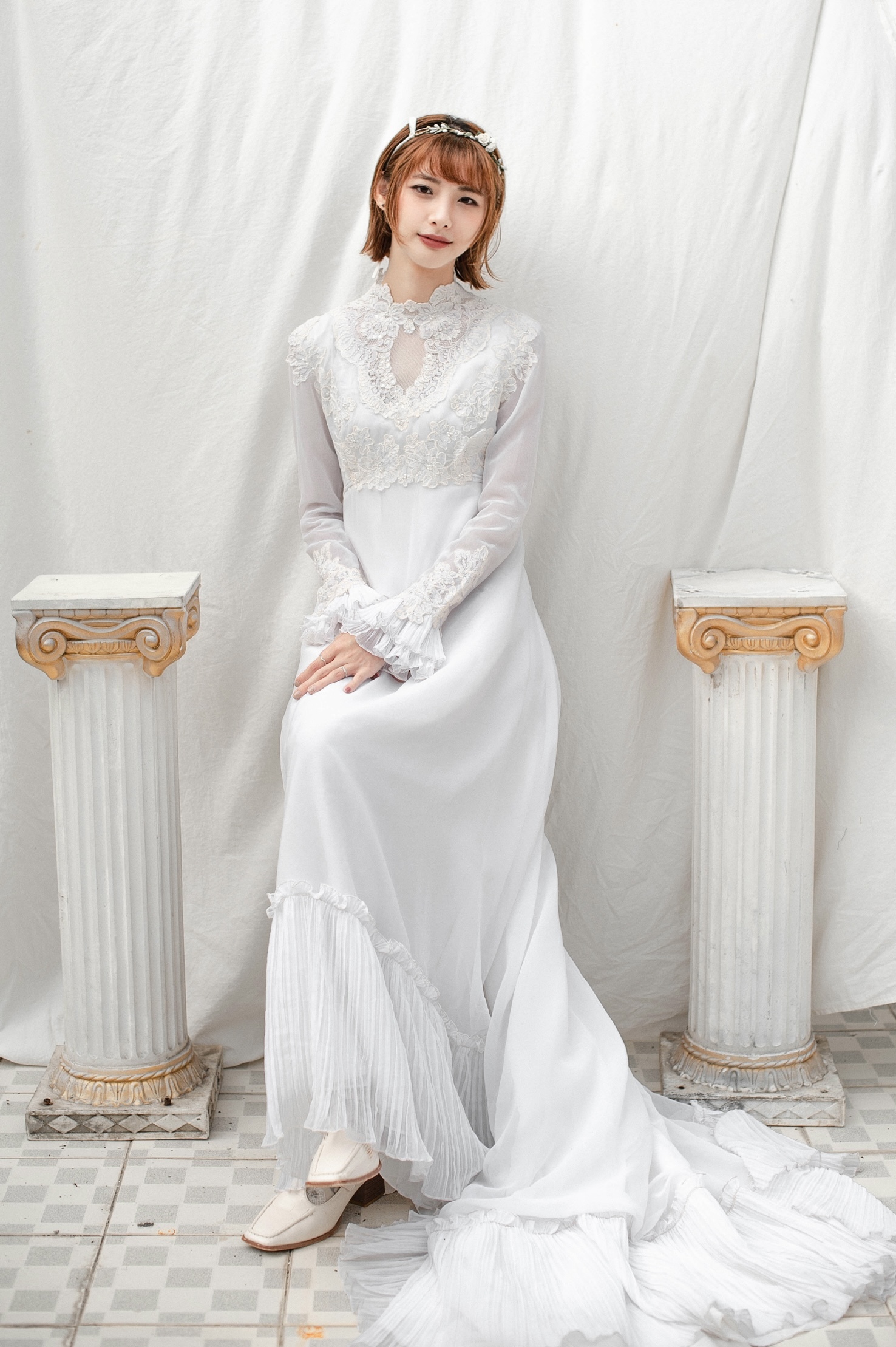 Vintage Wedding Dress / 風琴褶袖口拖襬古董婚紗