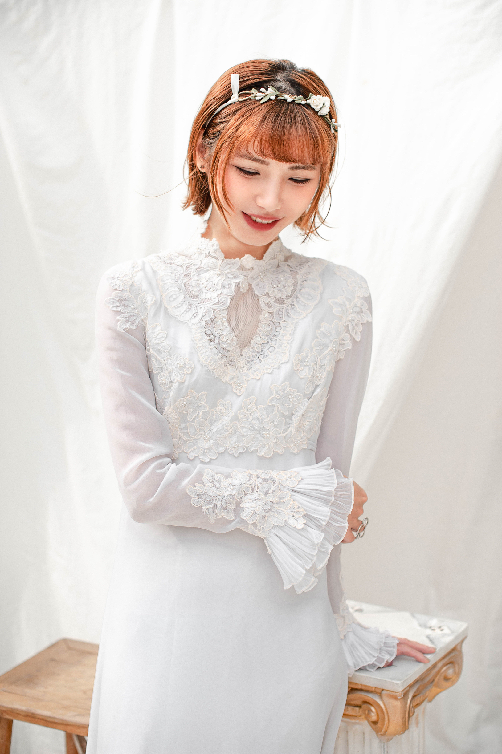 Vintage Wedding Dress / 風琴褶袖口拖襬古董婚紗