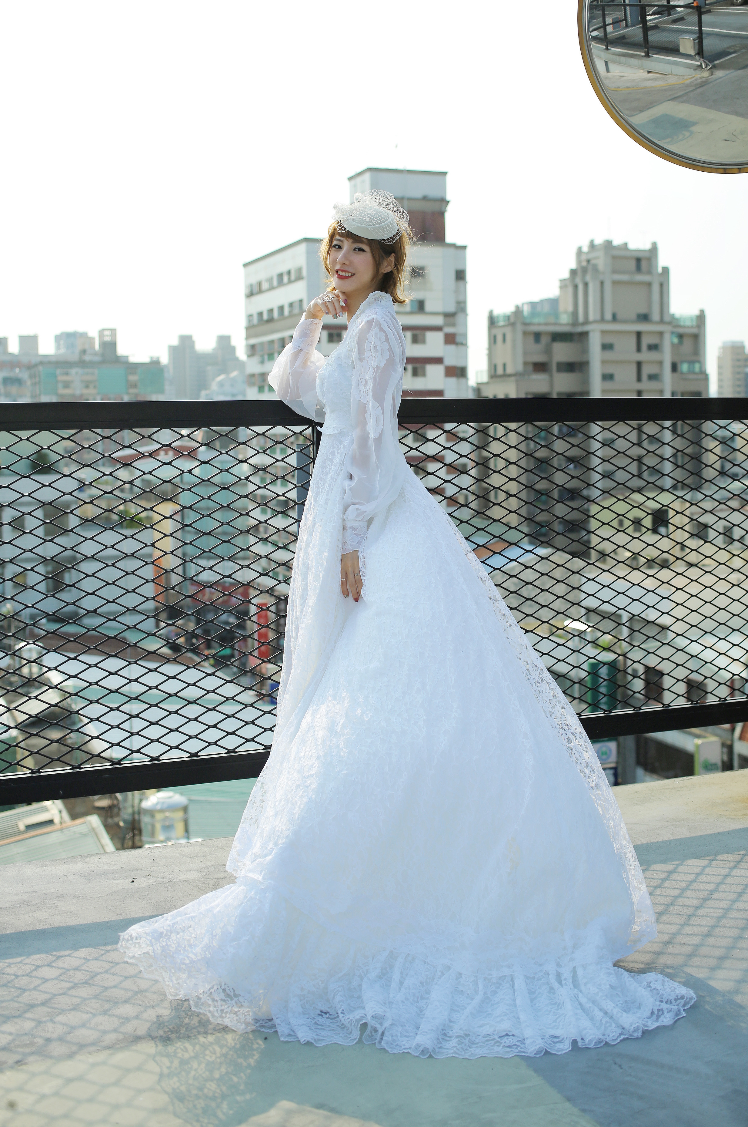 1970s Victorian Style Lace Dress / 維多利亞風皇后領蕾絲古董婚紗