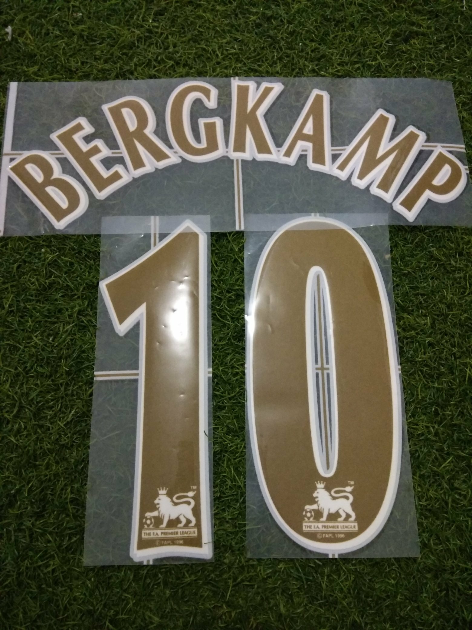 2005 Arsenal SportingID Official Nameset 10 BERGKAMP