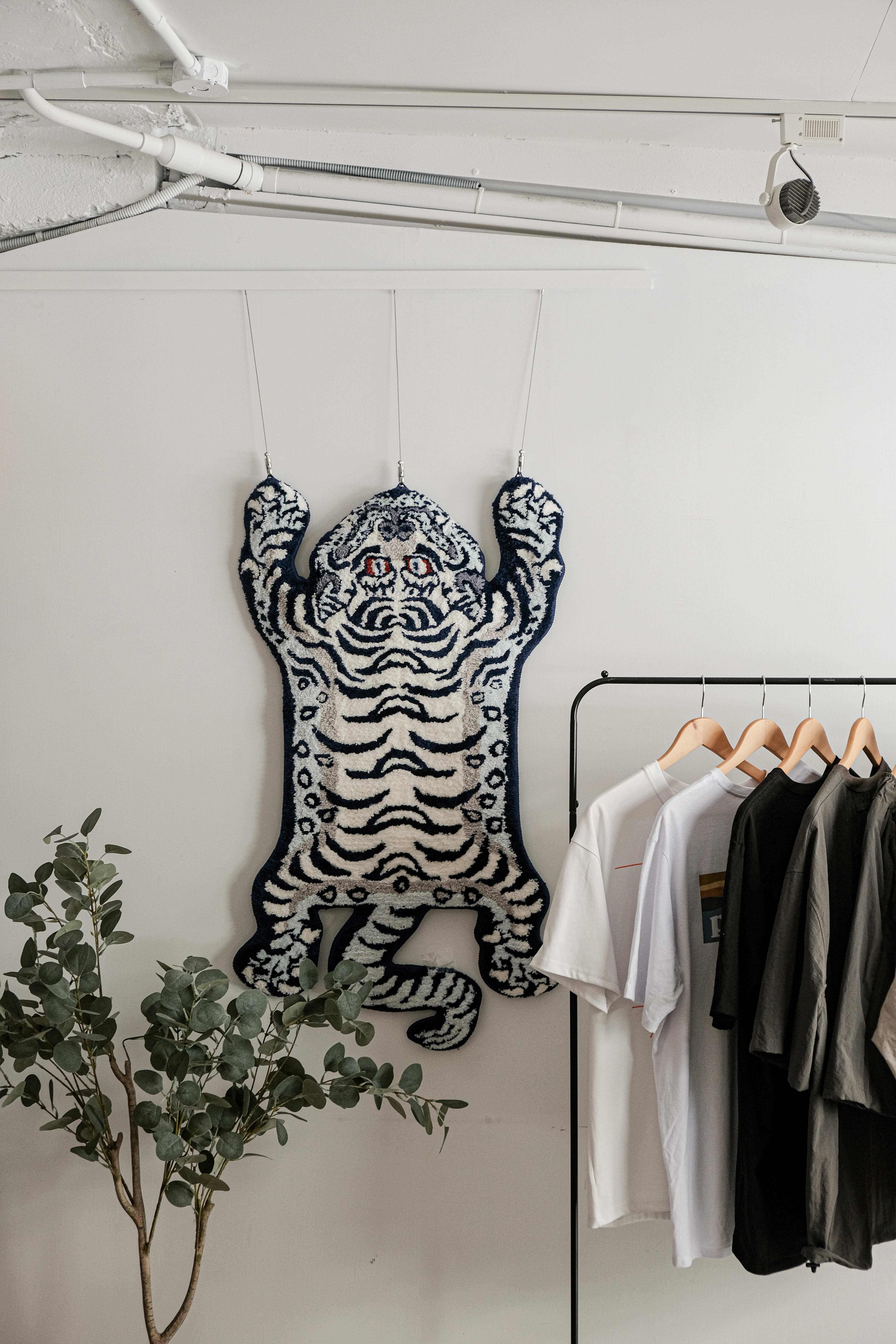 RAW EMOTIONS 西藏虎毯 白色