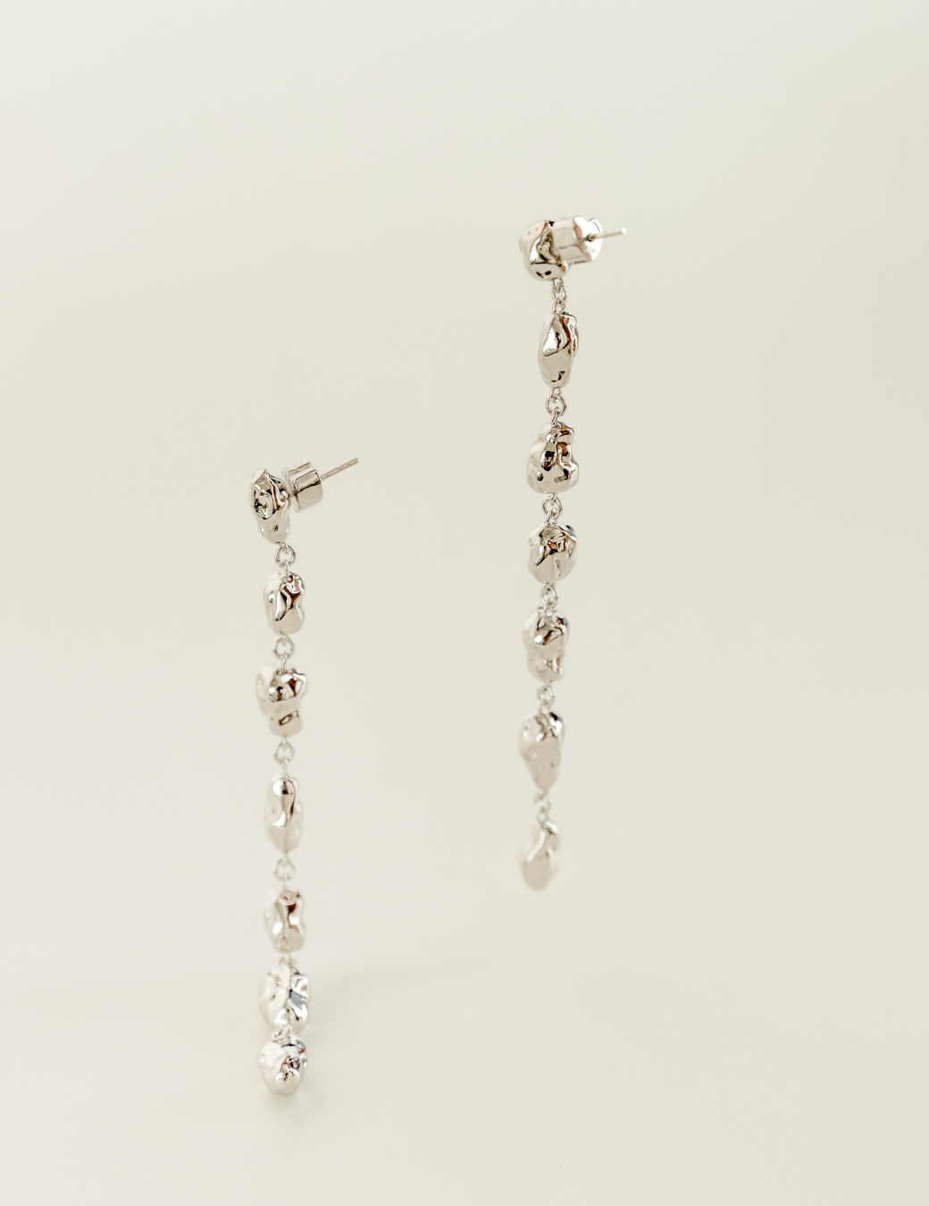 Meteorite · 皺褶隕石流線耳環（銀色）