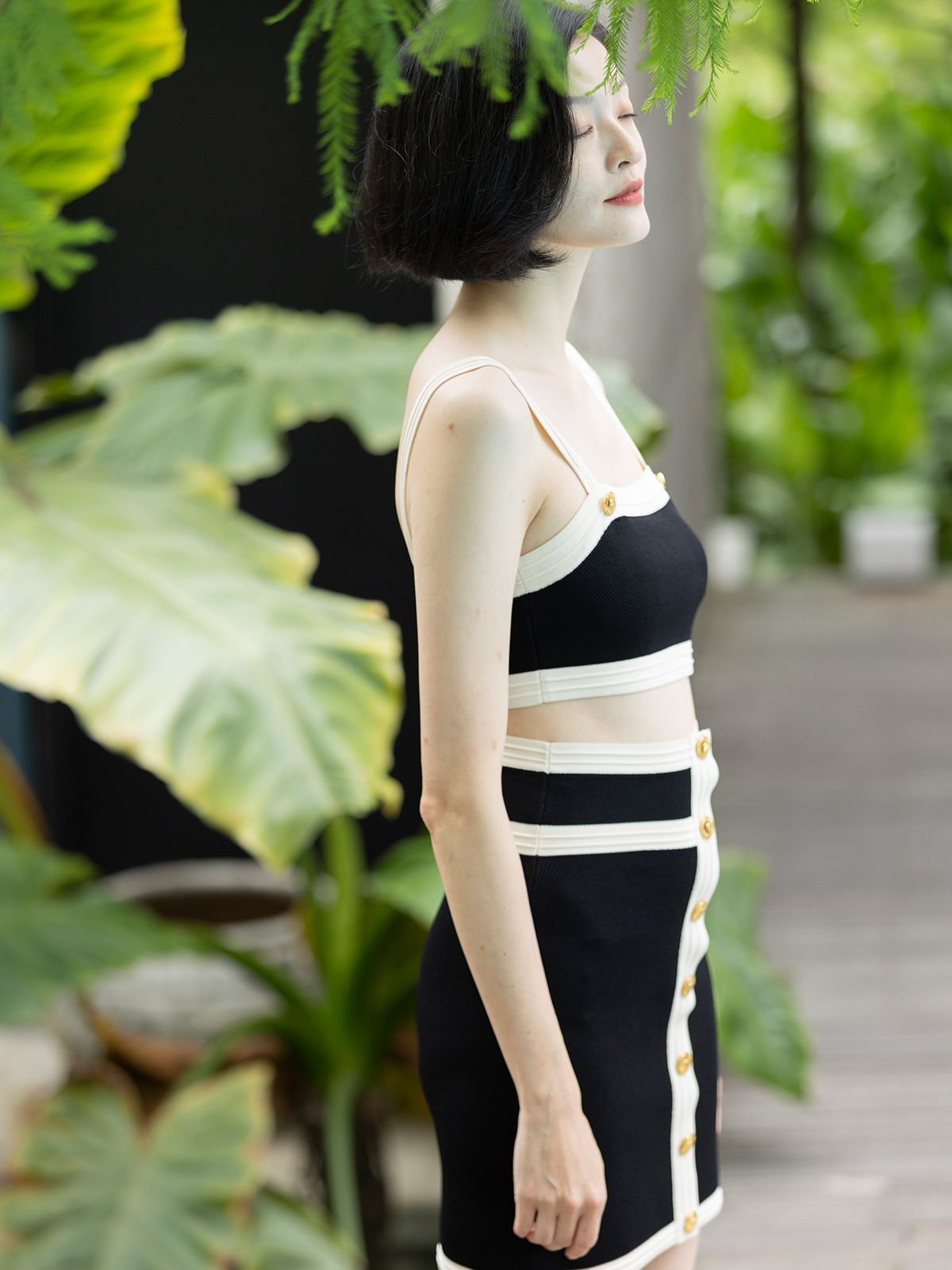 Elisabetta Franchi 滾邊雙色金釦短版背心 (黑)