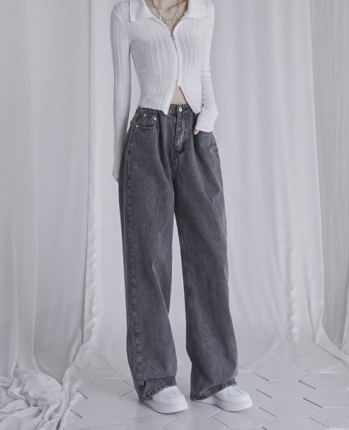 <預購> 韓國AVANDRESS 腰釦皺折牛仔寬褲