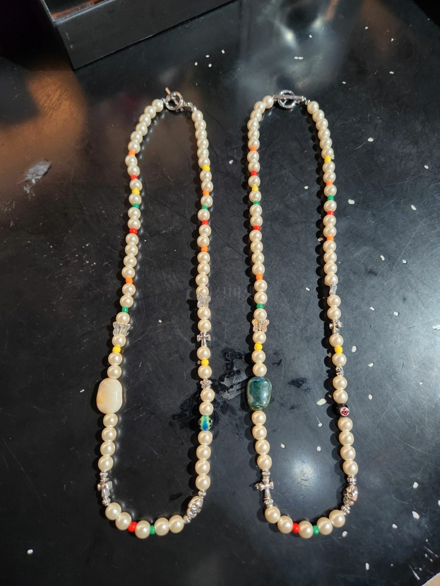 鮮豔珍珠玉項鍊