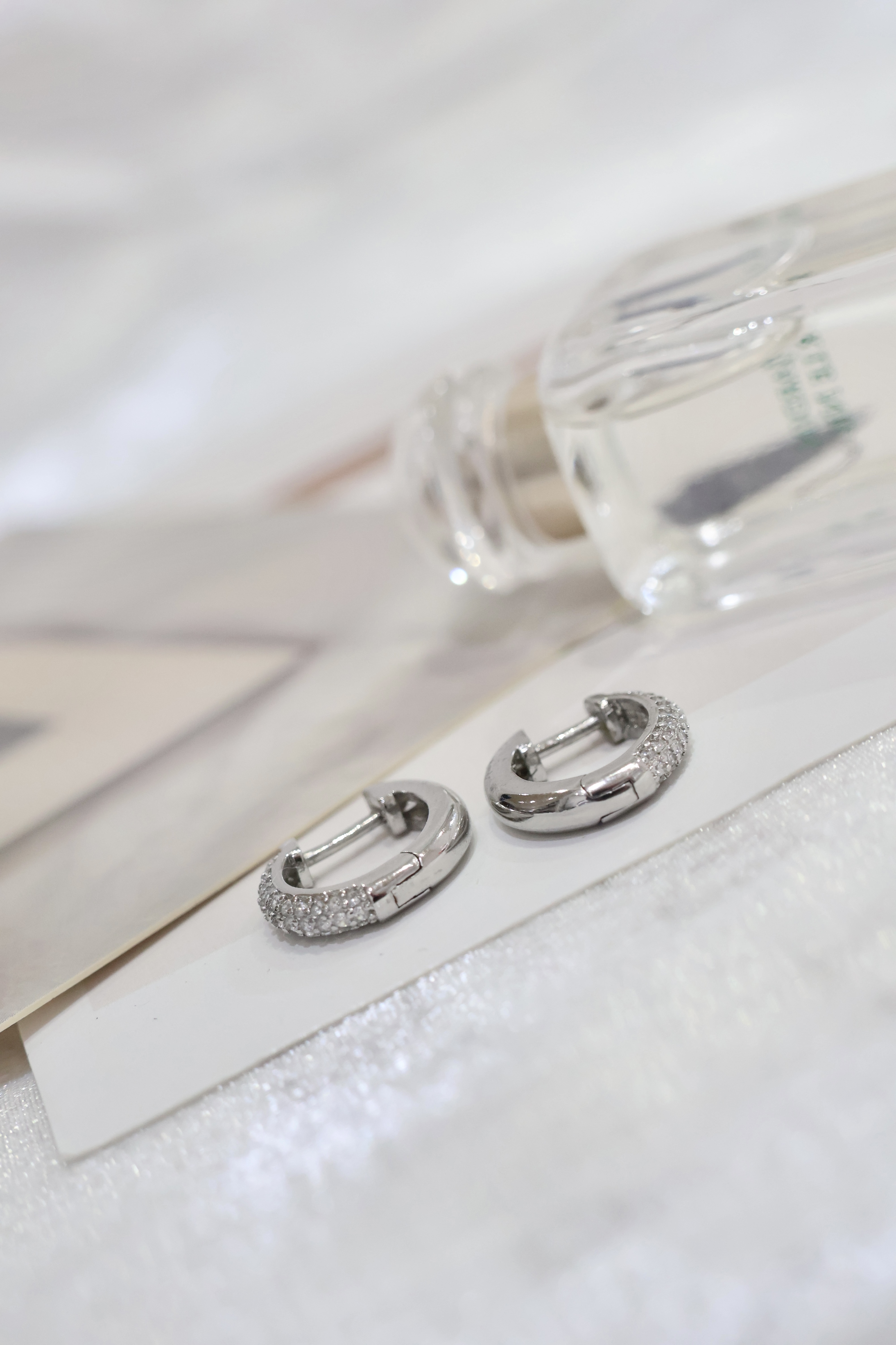 簡約精緻💫半圈小鑽耳環