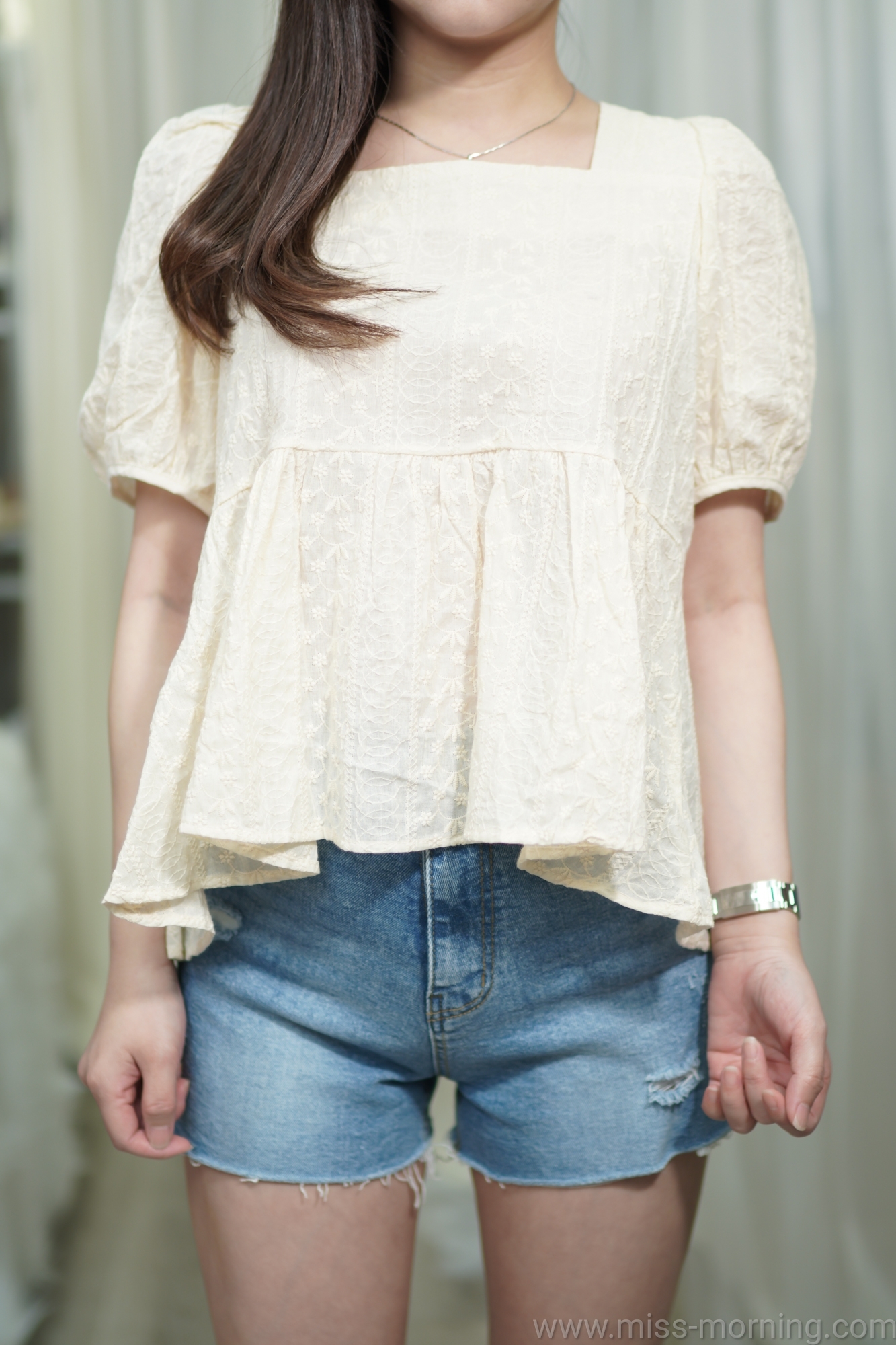 刺繡小花款上衣(13147)