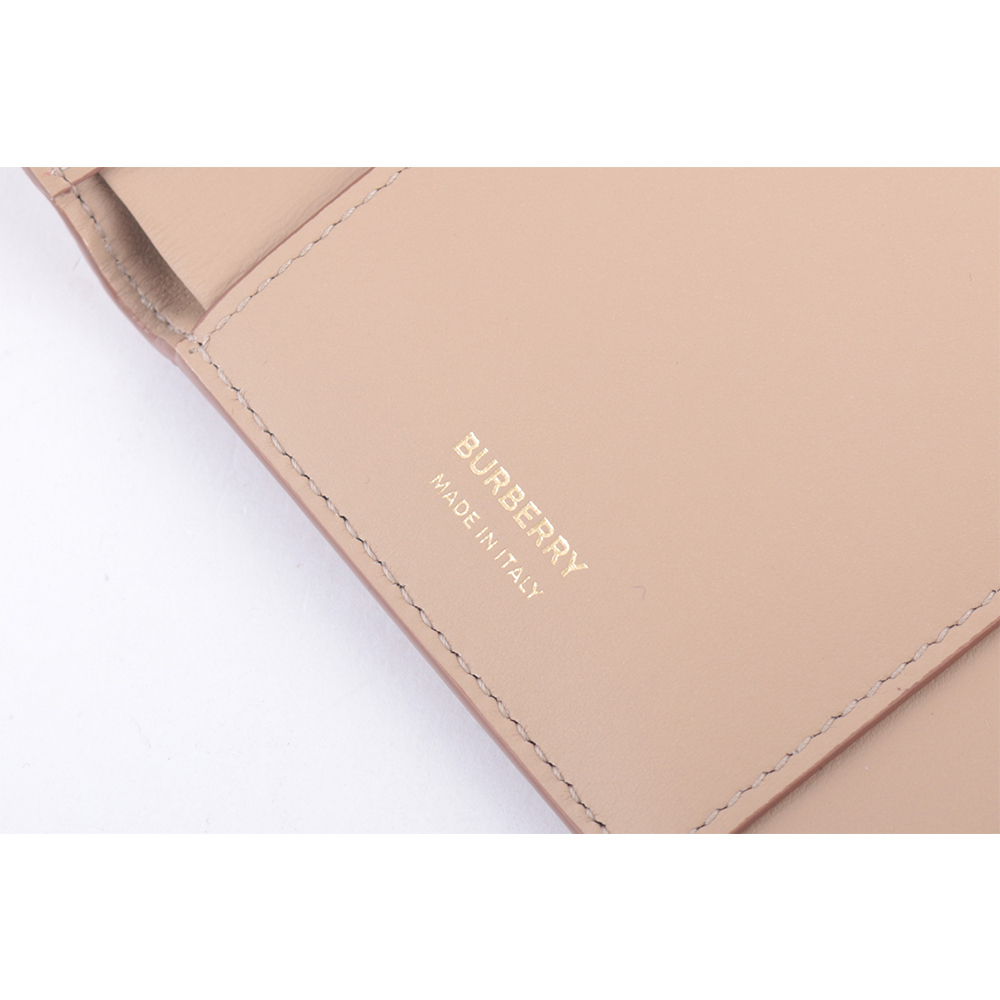 【BURBERRY】TB Logo 牛皮三折短夾(燕麥色)