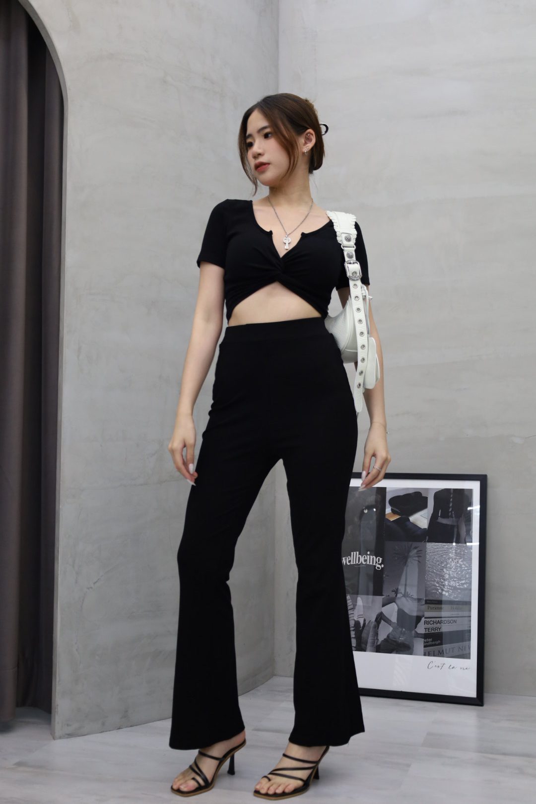 方領扭結喇叭褲套裝