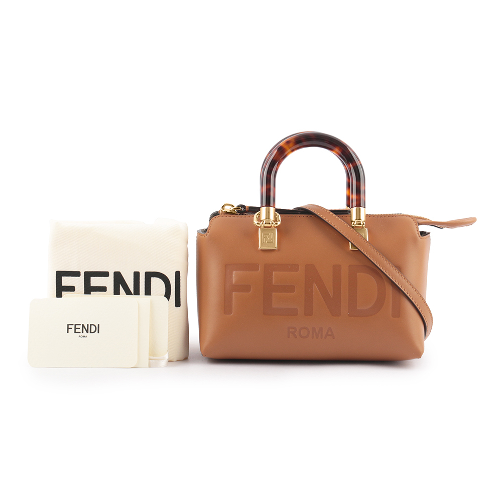 【FENDI】By The Way Logo 壓印皮革迷你二用波士頓包(棕色)