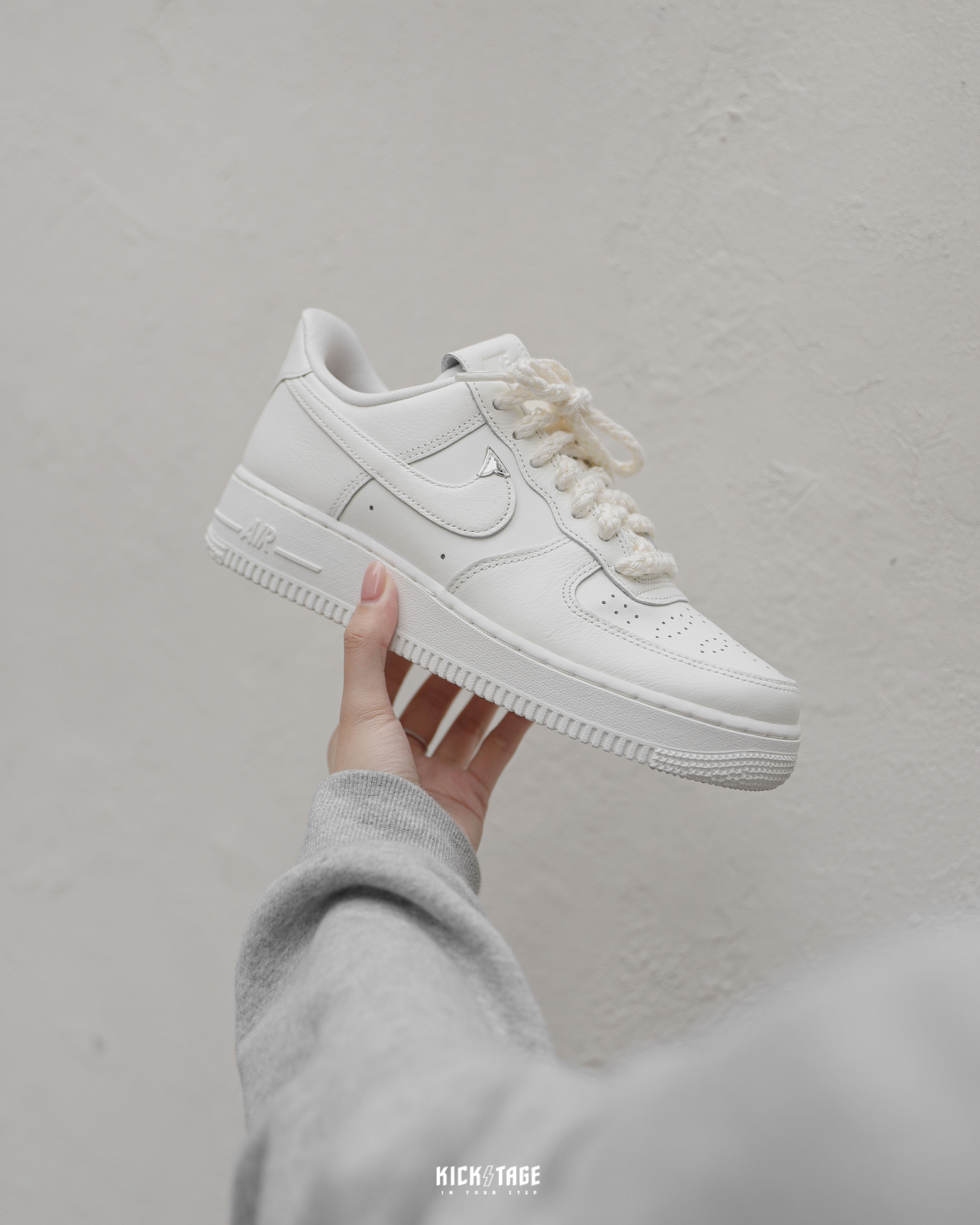 女鞋NIKE W AIR FORCE 1 AF1 骨白銀飾小鑽亞麻鞋帶皮革休閒鞋【FJ4559-13