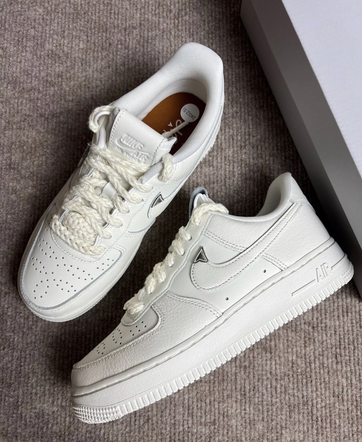 NIKE W AIR FORCE 1 AF1 骨白銀飾 亞麻鞋帶