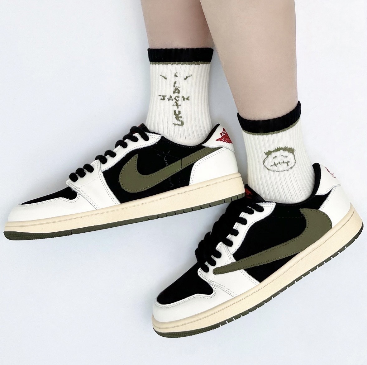 Travis Scott x Nike Air Jordan 1 Low OG Medium Olive 聯名