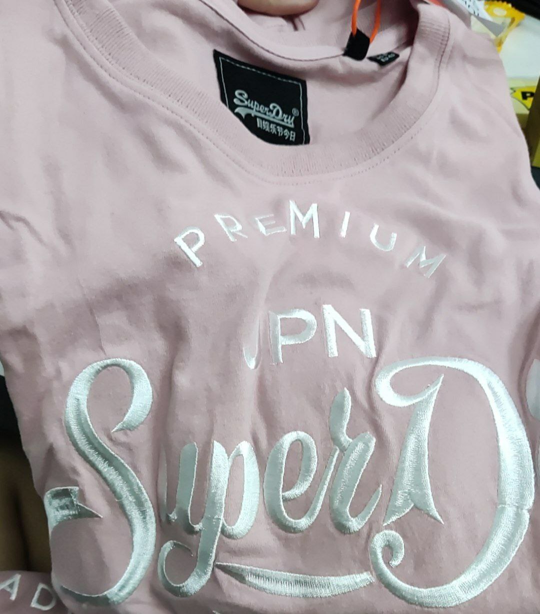 [S] SUPERDRY PREMIUM SCRIPT EMB ENTRY TEE,SOFT PINK, W1010129A-10R [FINAL SALE] (SSD19)