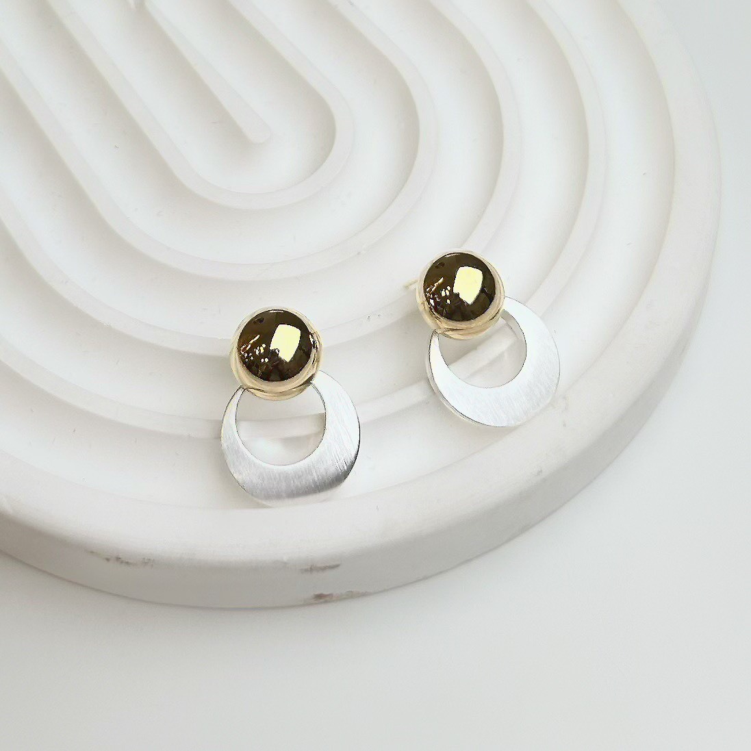 乾淨．白貝殼圓圈垂吊