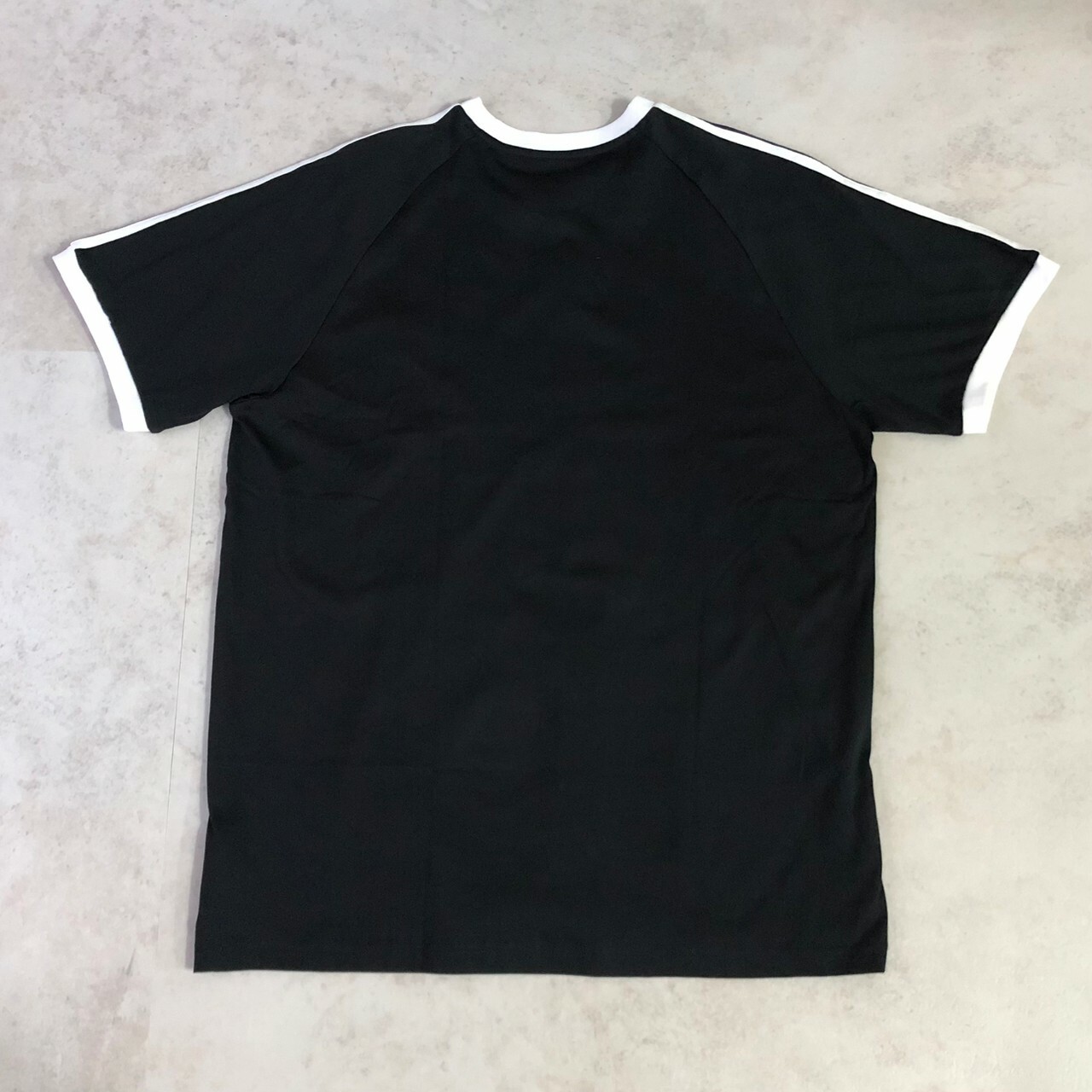 Adidas 短袖上衣 CW1202