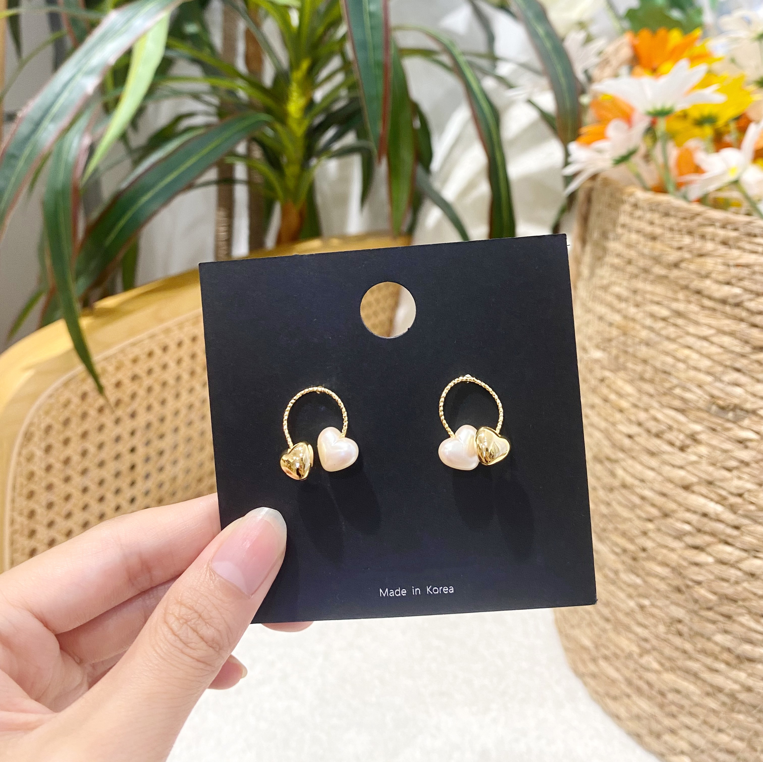 AC037 Clip Heart Earrings