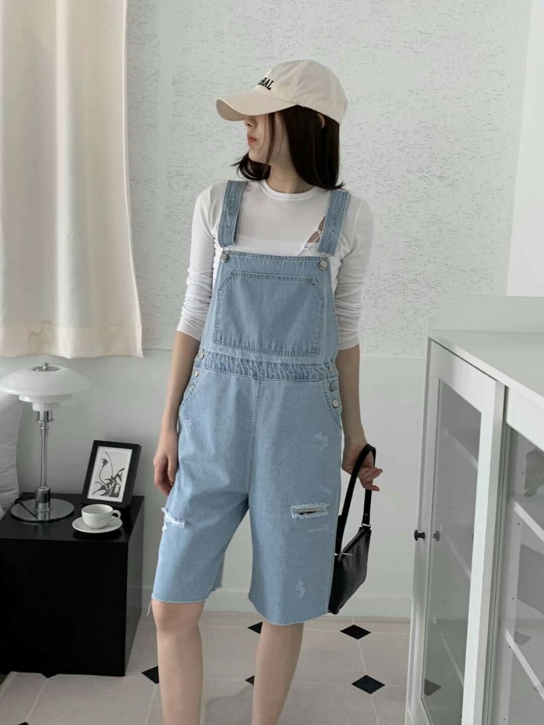 2305159-326破壞風褲腿大口袋吊帶褲  現貨