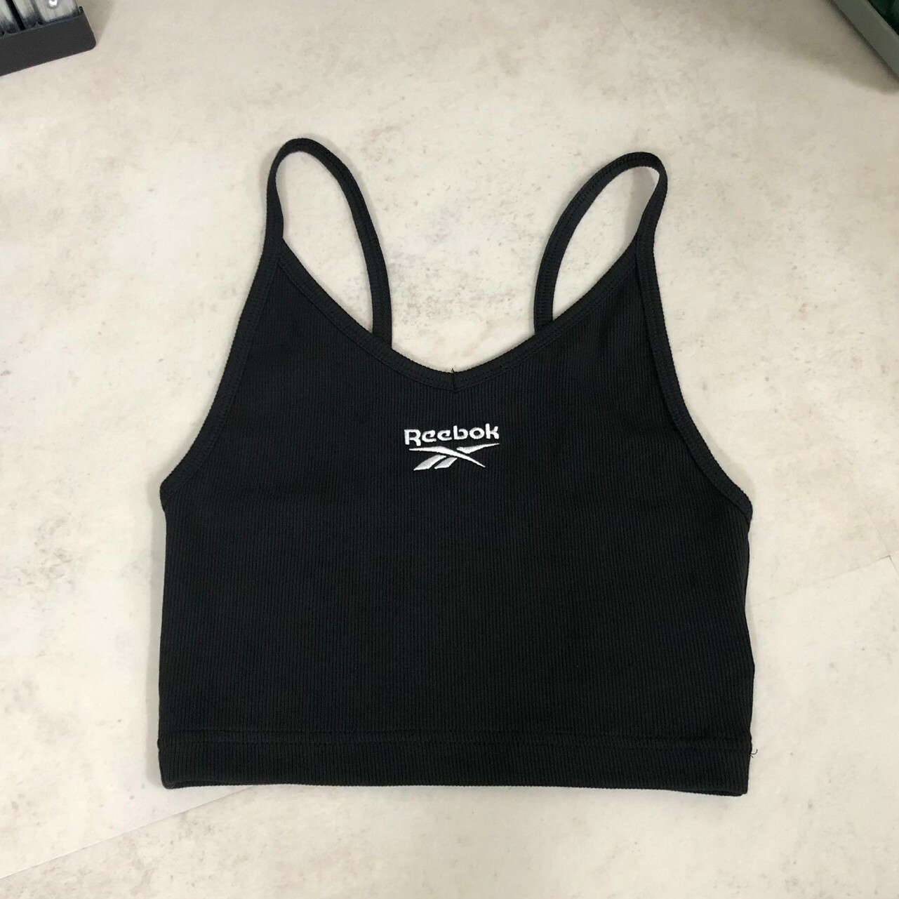 Reebok 短版運動背心小可愛 GJ4895