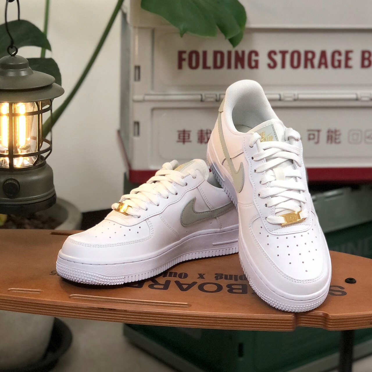 Nike Wmns Air Force 1’07 Ess Af1 女款 灰綠勾 白灰綠 CZ0270-106