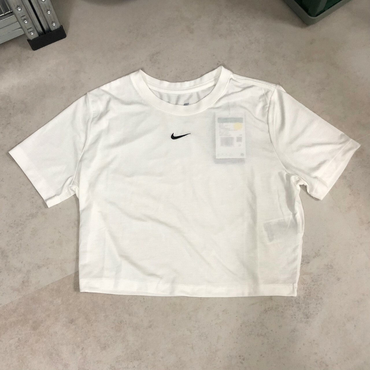 Nike 合身短版上衣 DD1329-100