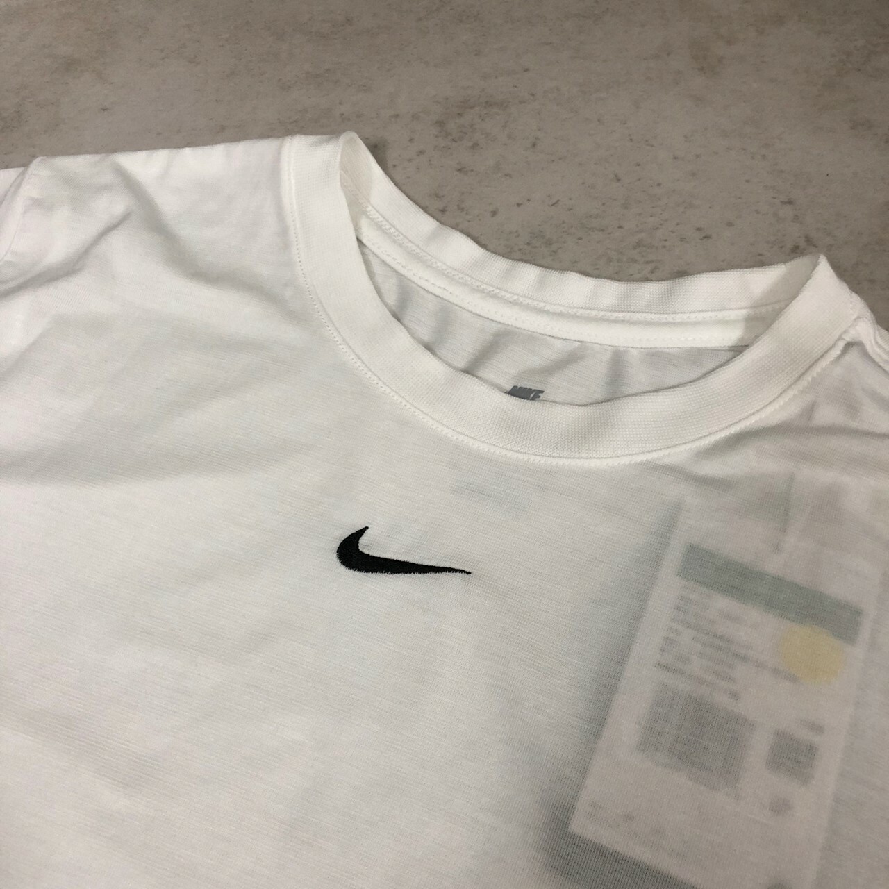 Nike 合身短版上衣 DD1329-100